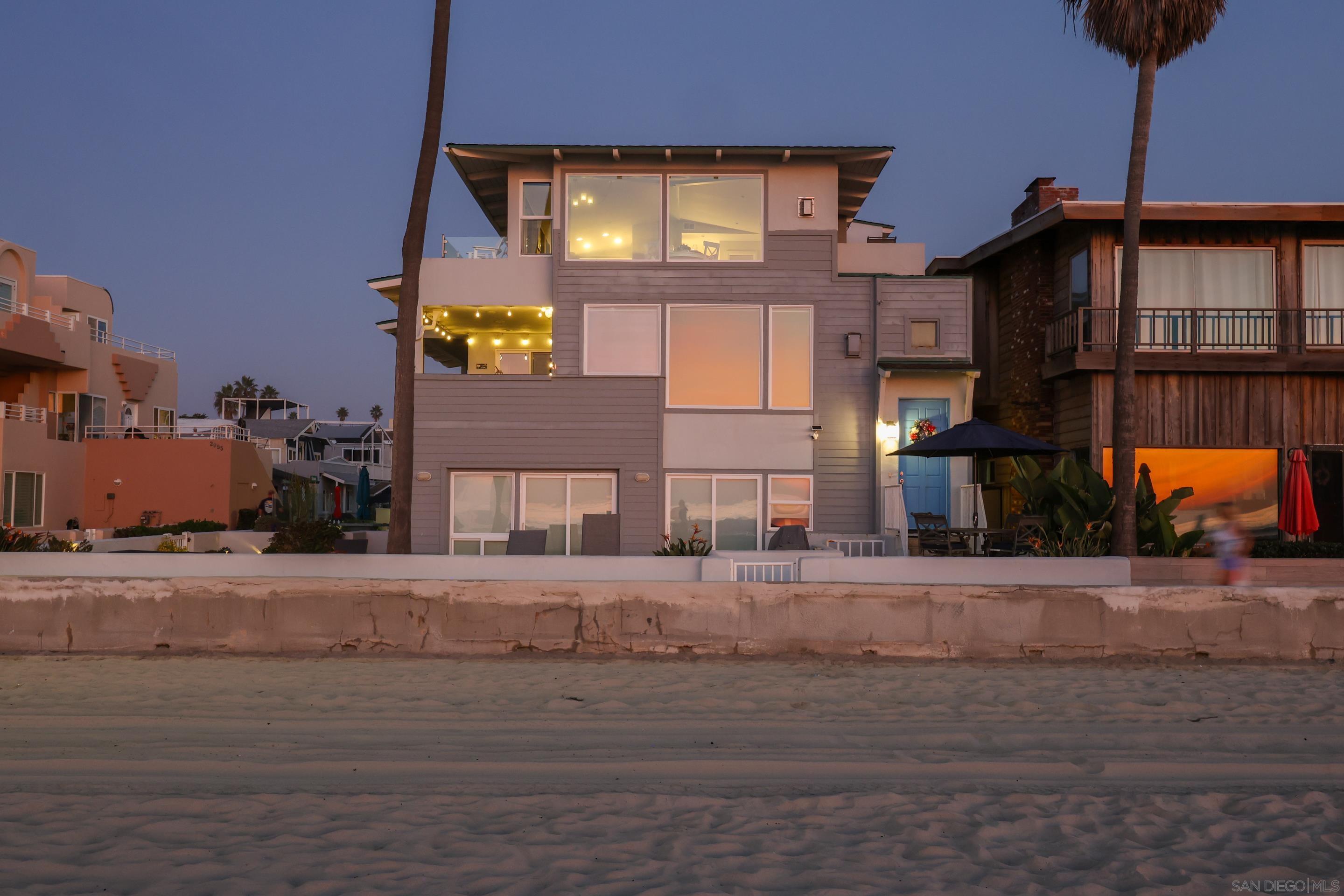 Detail Gallery Image 34 of 34 For 2949  Ocean Front Walk, San Diego,  CA 92109 - 3 Beds | 3 Baths