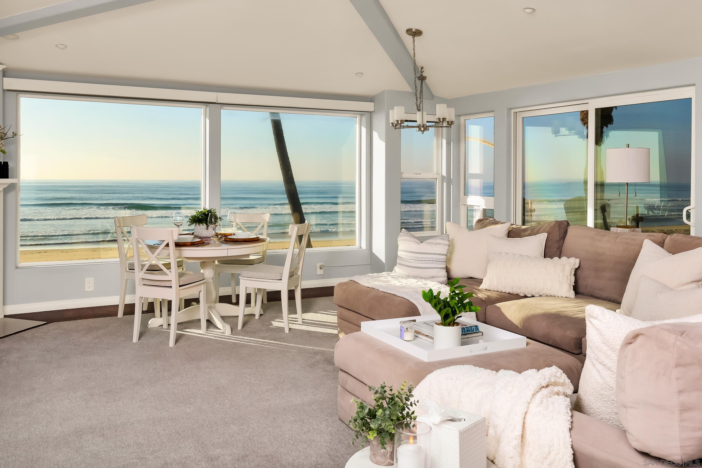 Detail Gallery Image 6 of 34 For 2949  Ocean Front Walk, San Diego,  CA 92109 - 3 Beds | 3 Baths