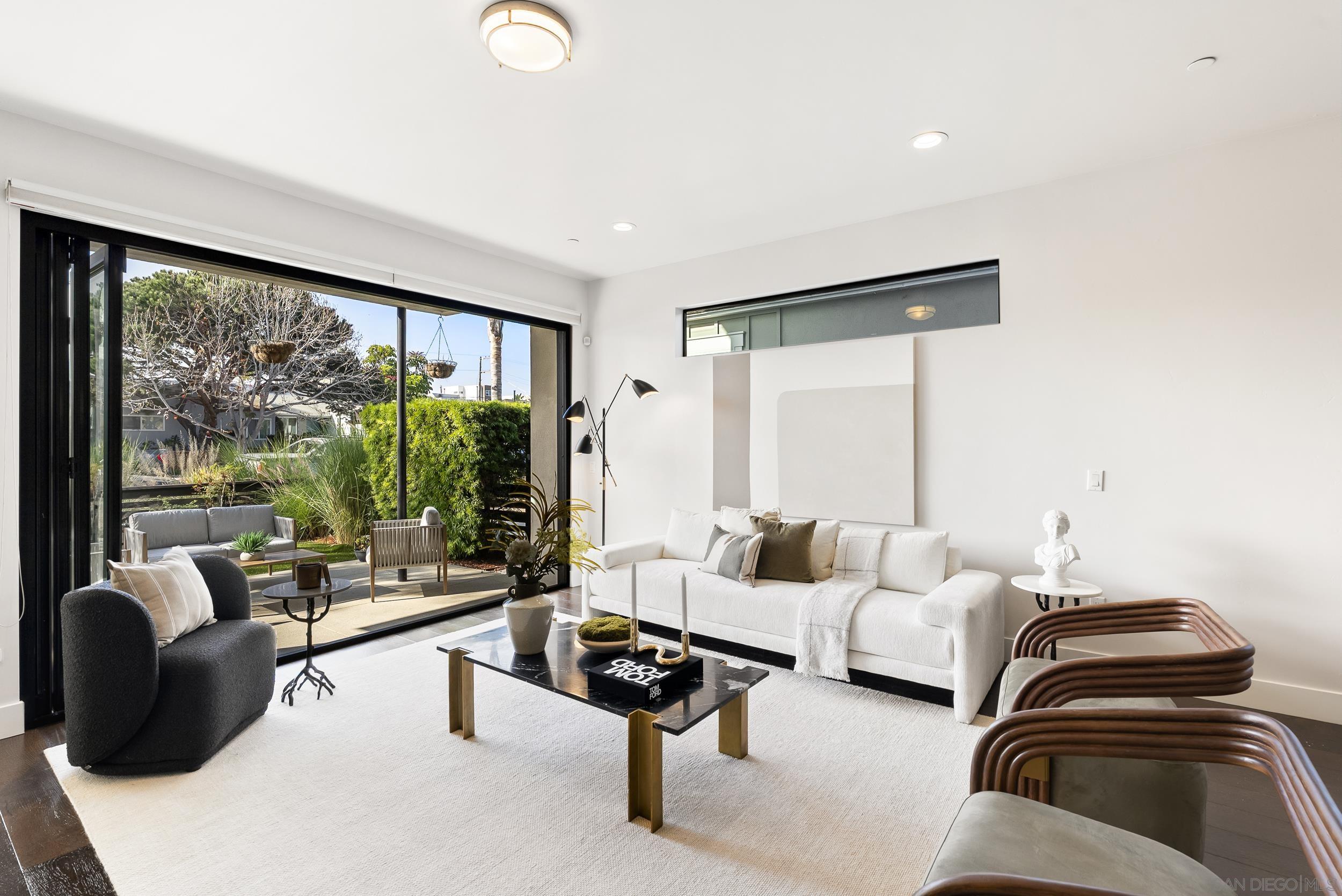 Detail Gallery Image 8 of 34 For 3913  Kendall St, San Diego,  CA 92109 - 4 Beds | 3/1 Baths