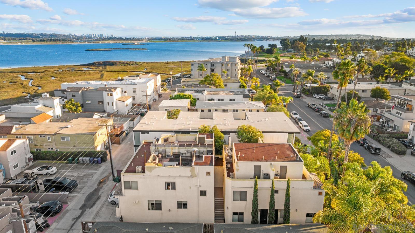 Detail Gallery Image 34 of 36 For 3957  Lamont St, San Diego,  CA 92109 - 2 Beds | 2/1 Baths