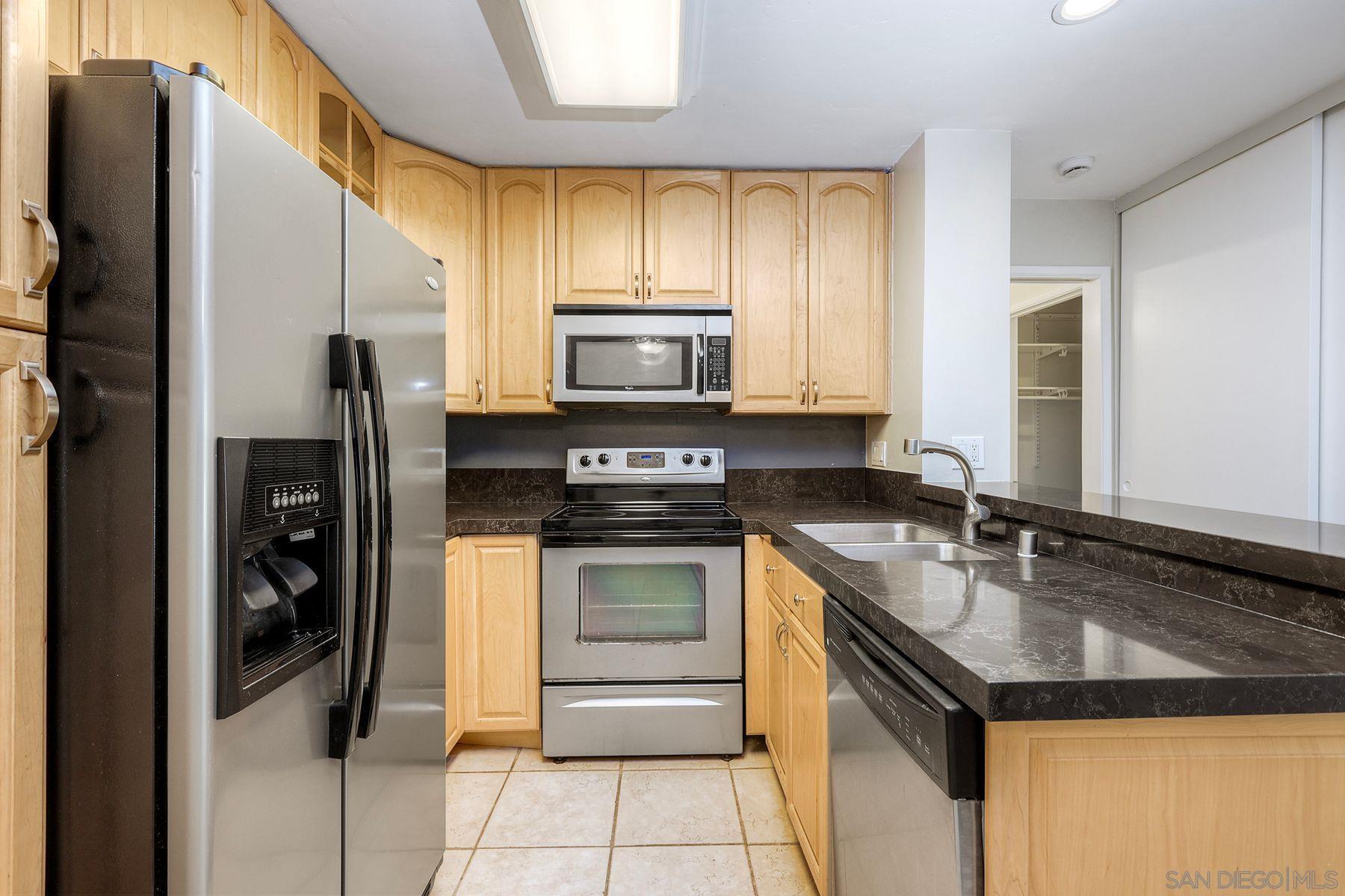 Detail Gallery Image 7 of 52 For 1775  Diamond Street  #201,  San Diego,  CA 92109 - 1 Beds | 1 Baths