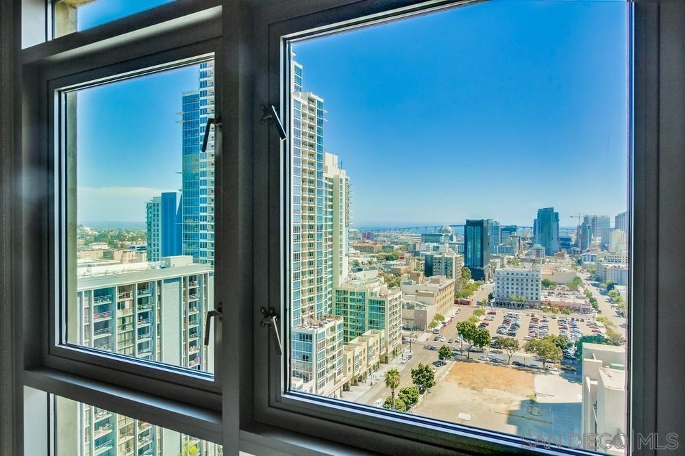 Detail Gallery Image 6 of 31 For 801  Ash St  #1303,  San Diego,  CA 92101 - 2 Beds | 2 Baths