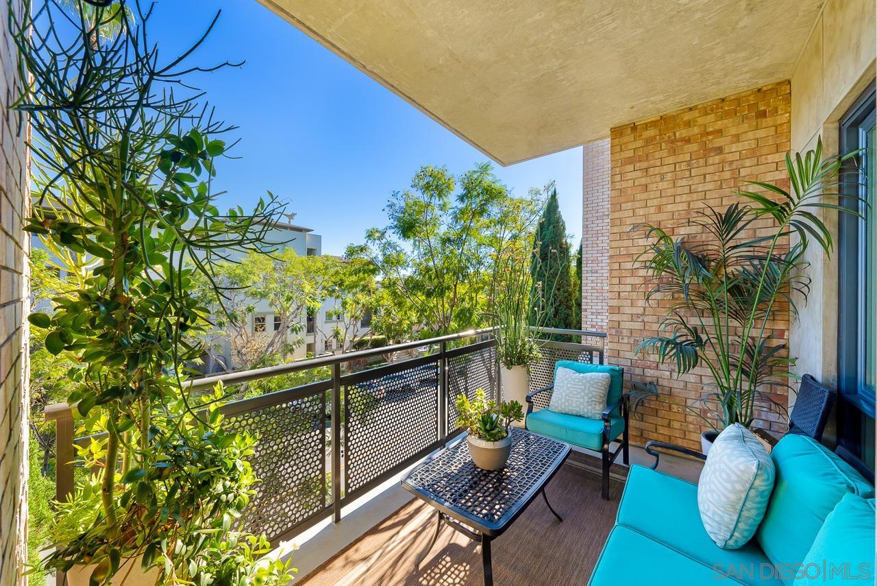 Detail Gallery Image 18 of 40 For 845  Fort Stockton  #312,  San Diego,  CA 92103 - 4 Beds | 2 Baths