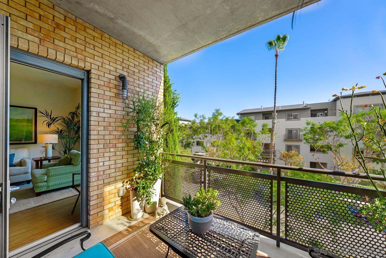 Detail Gallery Image 19 of 40 For 845  Fort Stockton  #312,  San Diego,  CA 92103 - 4 Beds | 2 Baths