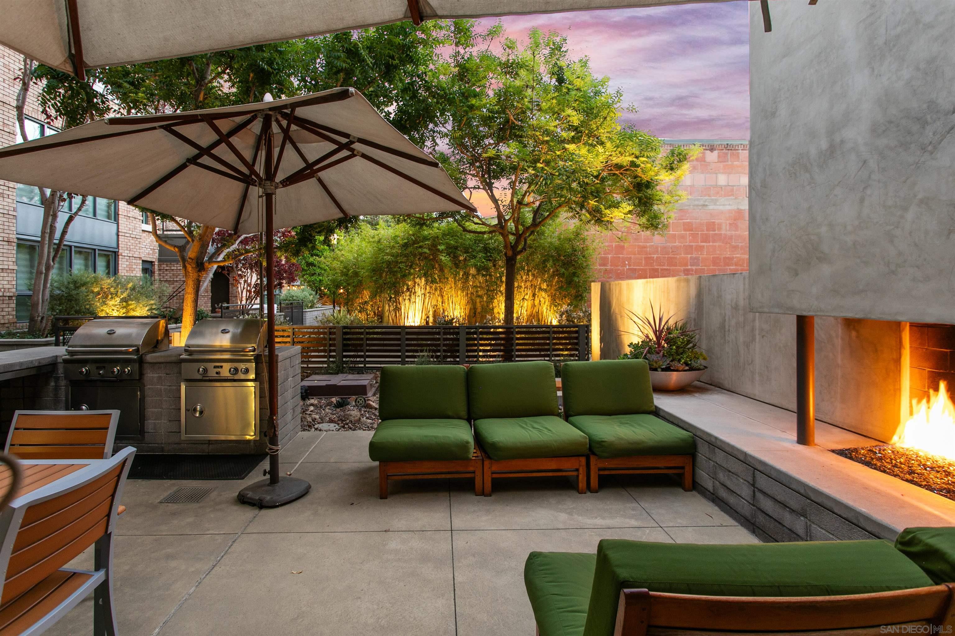 Detail Gallery Image 3 of 40 For 845  Fort Stockton  #312,  San Diego,  CA 92103 - 4 Beds | 2 Baths