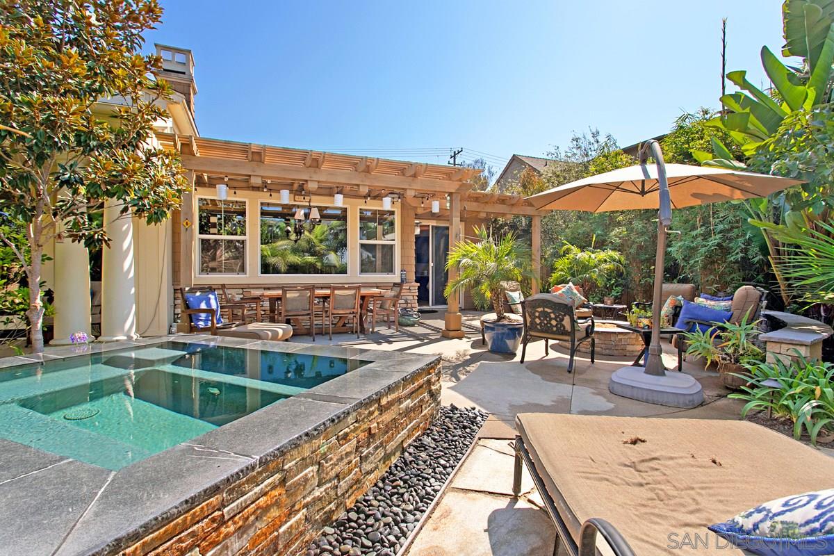 Detail Gallery Image 12 of 14 For 1938  Sheridan Road, Encinitas,  CA 92024 - 4 Beds | 3/1 Baths