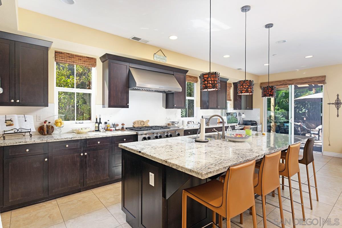 Detail Gallery Image 3 of 14 For 1938  Sheridan Road, Encinitas,  CA 92024 - 4 Beds | 3/1 Baths