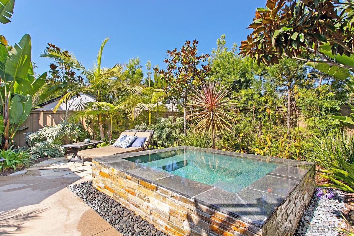 Detail Gallery Image 6 of 14 For 1938  Sheridan Road, Encinitas,  CA 92024 - 4 Beds | 3/1 Baths