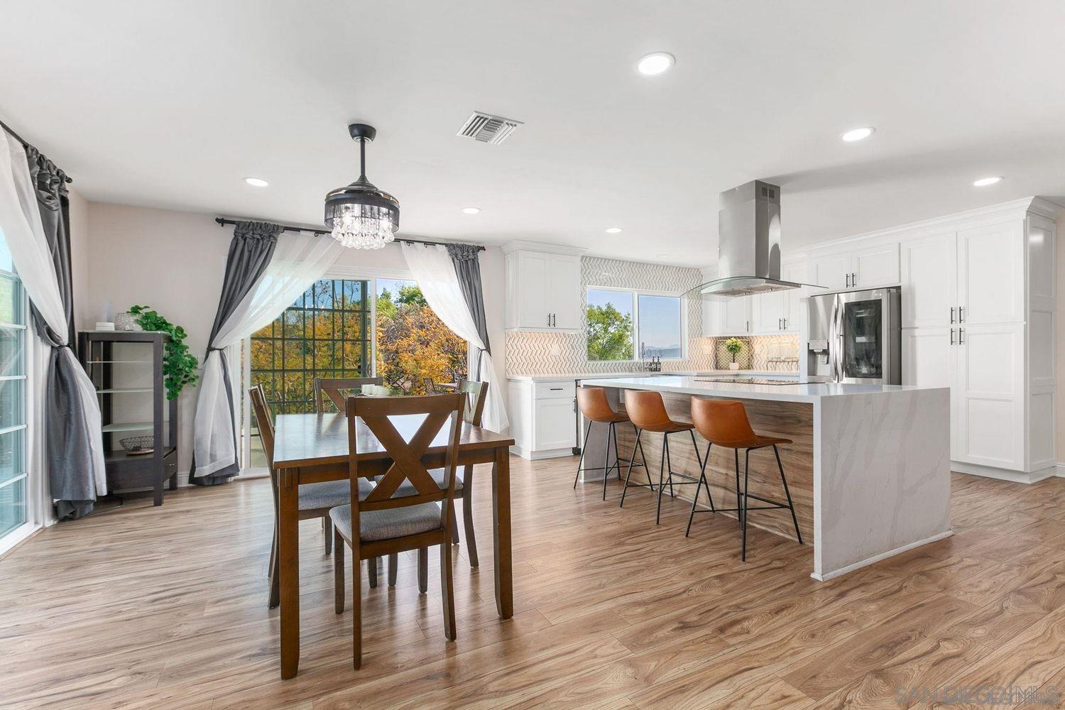 Detail Gallery Image 12 of 62 For 9431 W Lilac Rd, Escondido,  CA 92026 - 6 Beds | 4/2 Baths