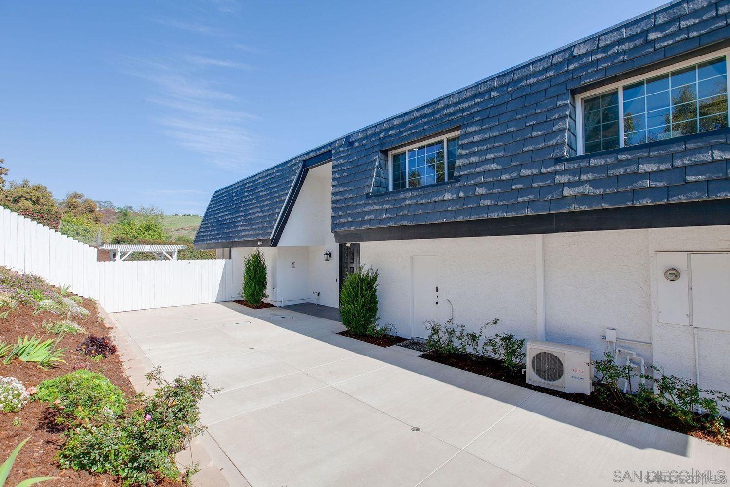 Detail Gallery Image 4 of 62 For 9431 W Lilac Rd, Escondido,  CA 92026 - 6 Beds | 4/2 Baths