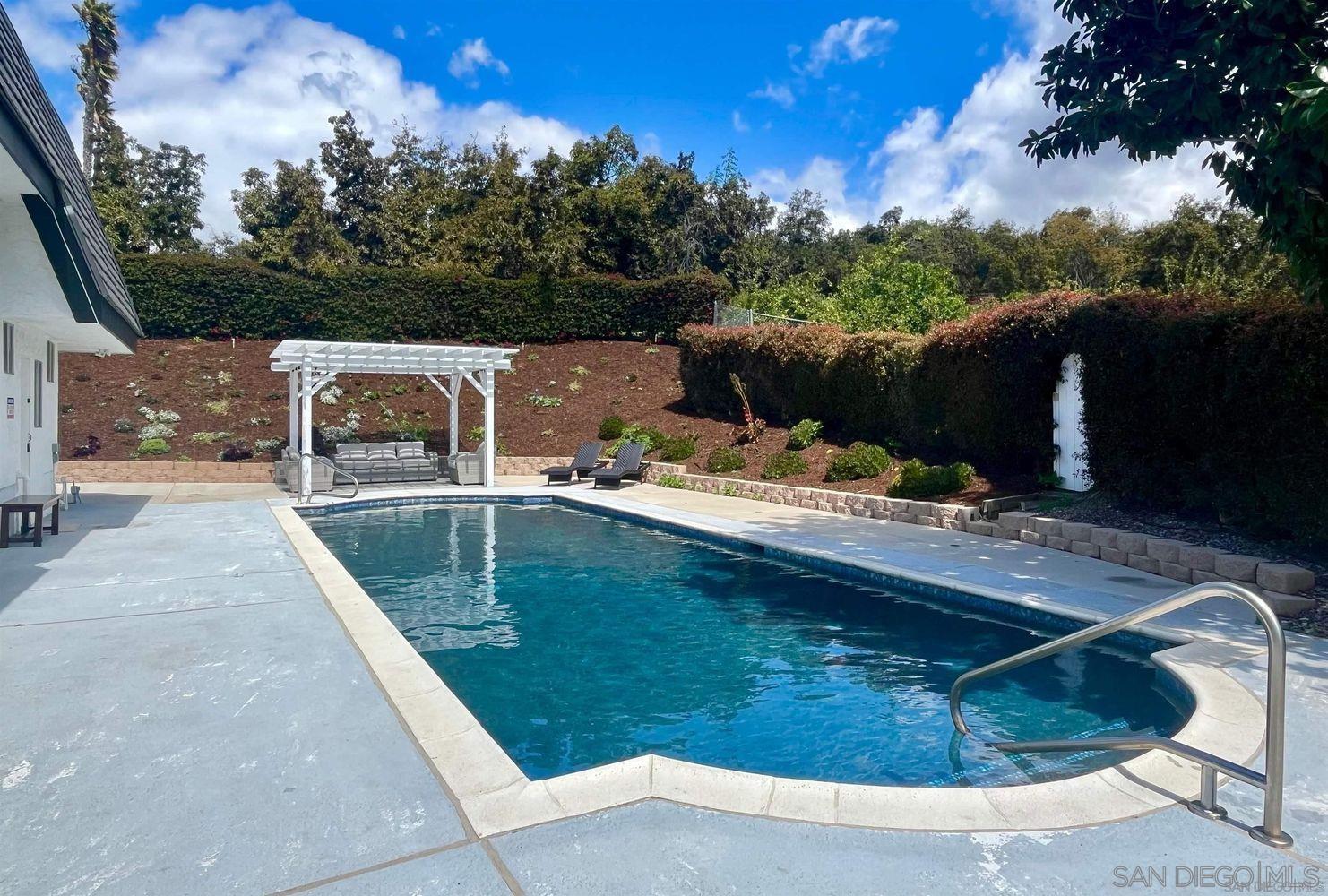 Detail Gallery Image 37 of 62 For 9431 W Lilac Rd, Escondido,  CA 92026 - 6 Beds | 4/2 Baths