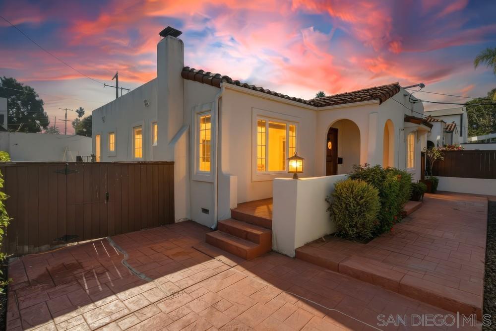 Detail Gallery Image 18 of 30 For 4153 1/2  Adams, San Diego,  CA 92116 - 2 Beds | 2 Baths