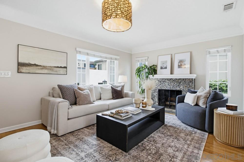 Detail Gallery Image 4 of 30 For 4153 1/2  Adams, San Diego,  CA 92116 - 2 Beds | 2 Baths