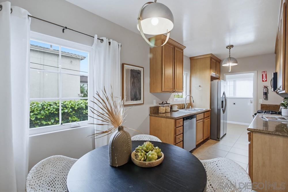 Detail Gallery Image 7 of 30 For 4153 1/2  Adams, San Diego,  CA 92116 - 2 Beds | 2 Baths