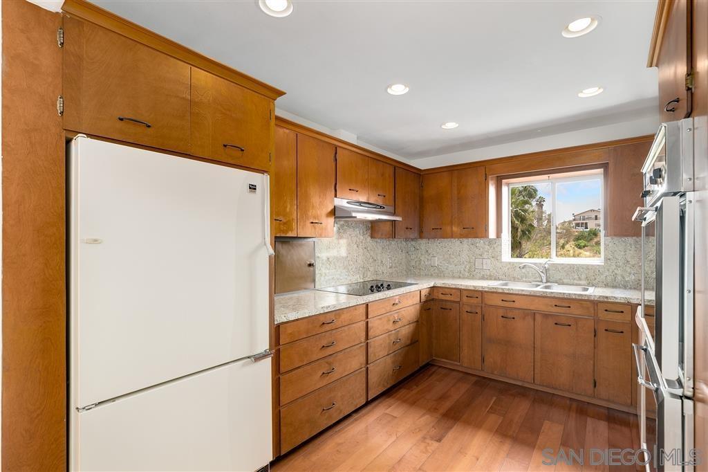 Detail Gallery Image 4 of 12 For 4965  Wightman St, San Diego,  CA 92105 - 3 Beds | 2 Baths