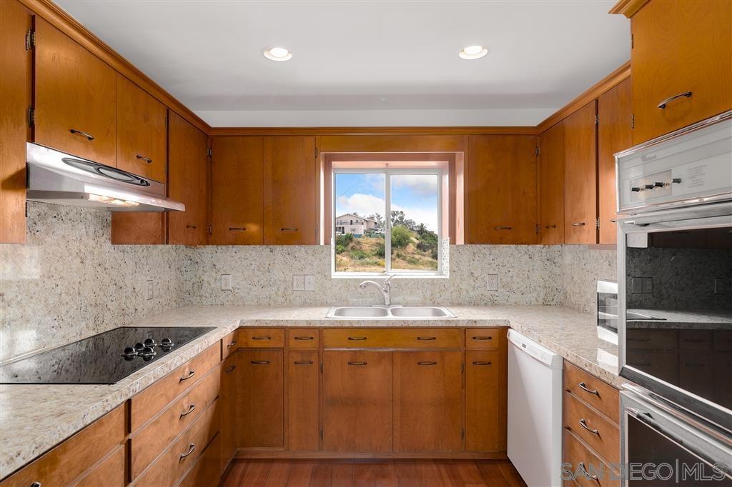 Detail Gallery Image 5 of 12 For 4965  Wightman St, San Diego,  CA 92105 - 3 Beds | 2 Baths