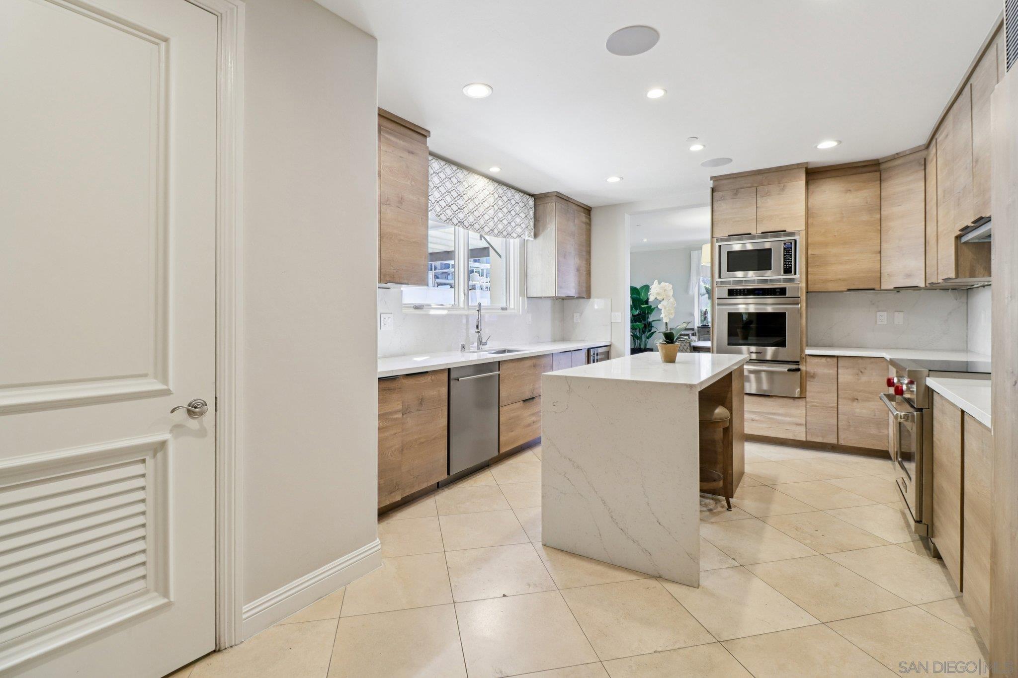 Detail Gallery Image 17 of 65 For 464  Prospect St  #101,  La Jolla,  CA 92037 - 2 Beds | 2/1 Baths