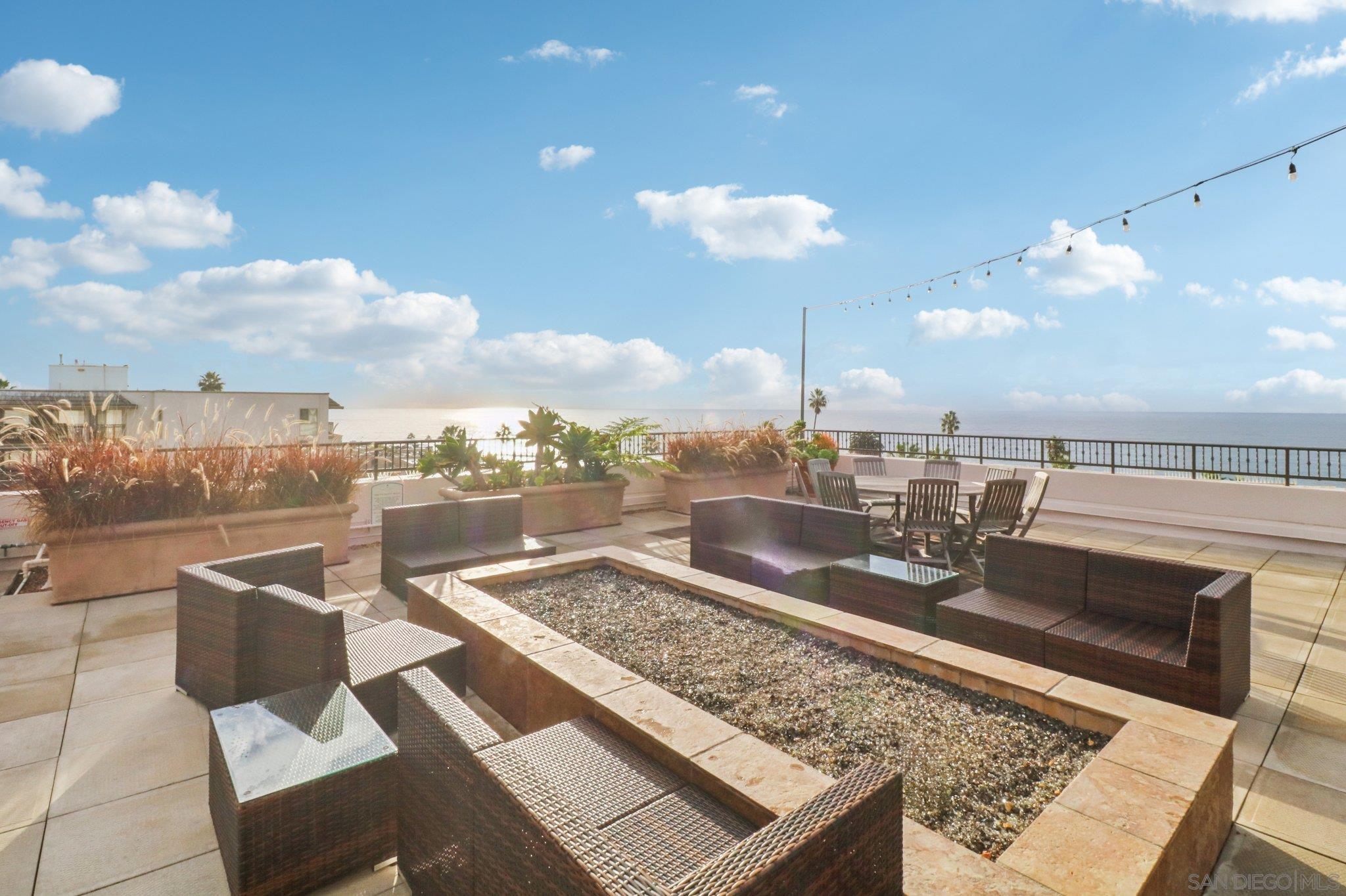 Detail Gallery Image 44 of 65 For 464  Prospect St  #101,  La Jolla,  CA 92037 - 2 Beds | 2/1 Baths