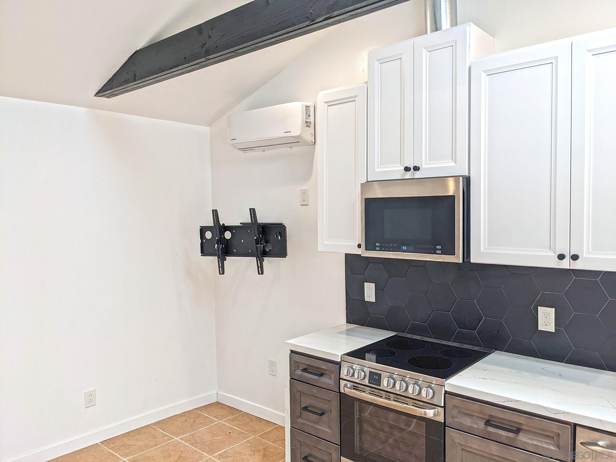 Detail Gallery Image 5 of 16 For 4616  Cherokee Ave, San Diego,  CA 92116 - 0 Beds | 1 Baths