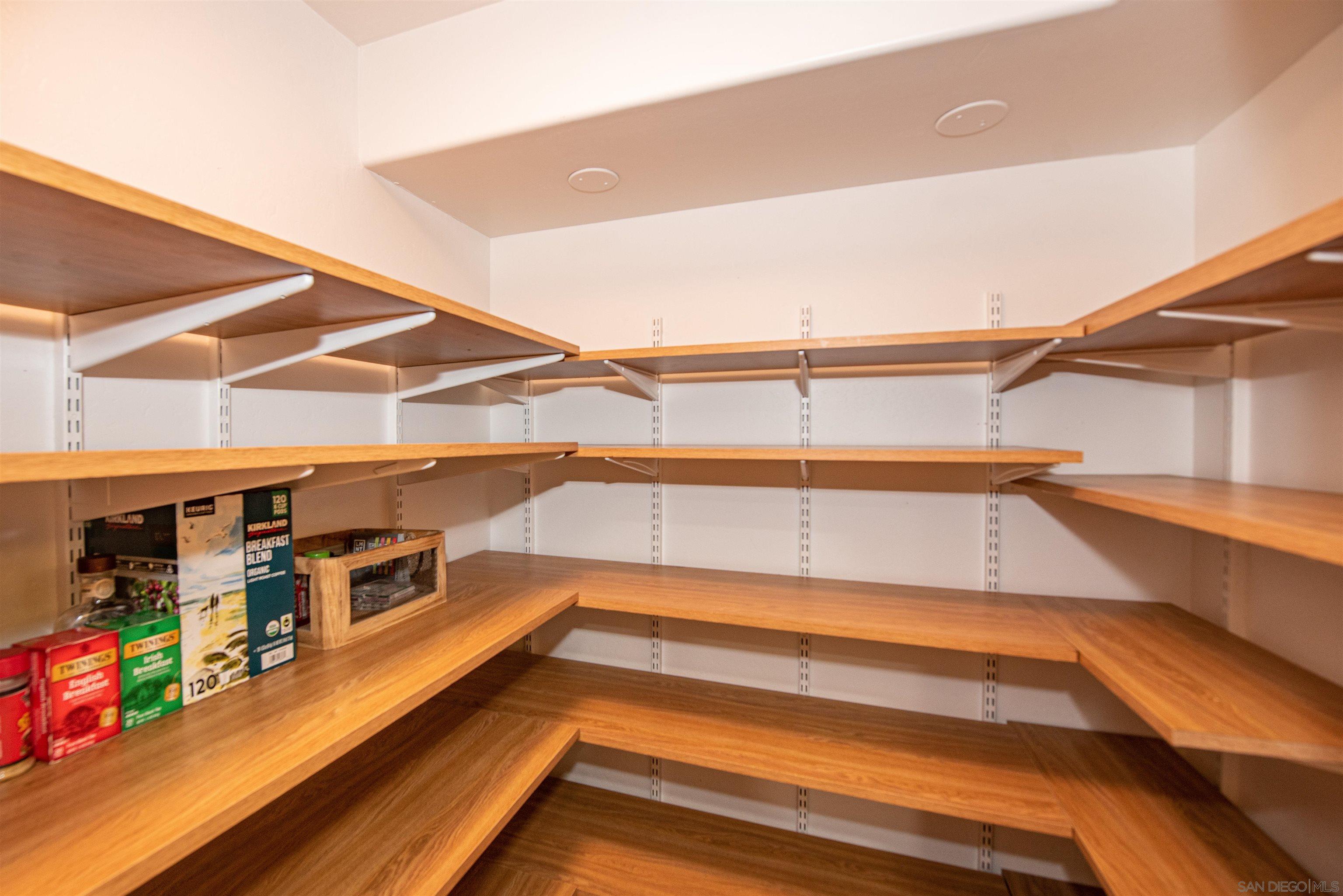 Detail Gallery Image 14 of 47 For 13419  Sebago, Poway,  CA 92064 - 4 Beds | 2/1 Baths