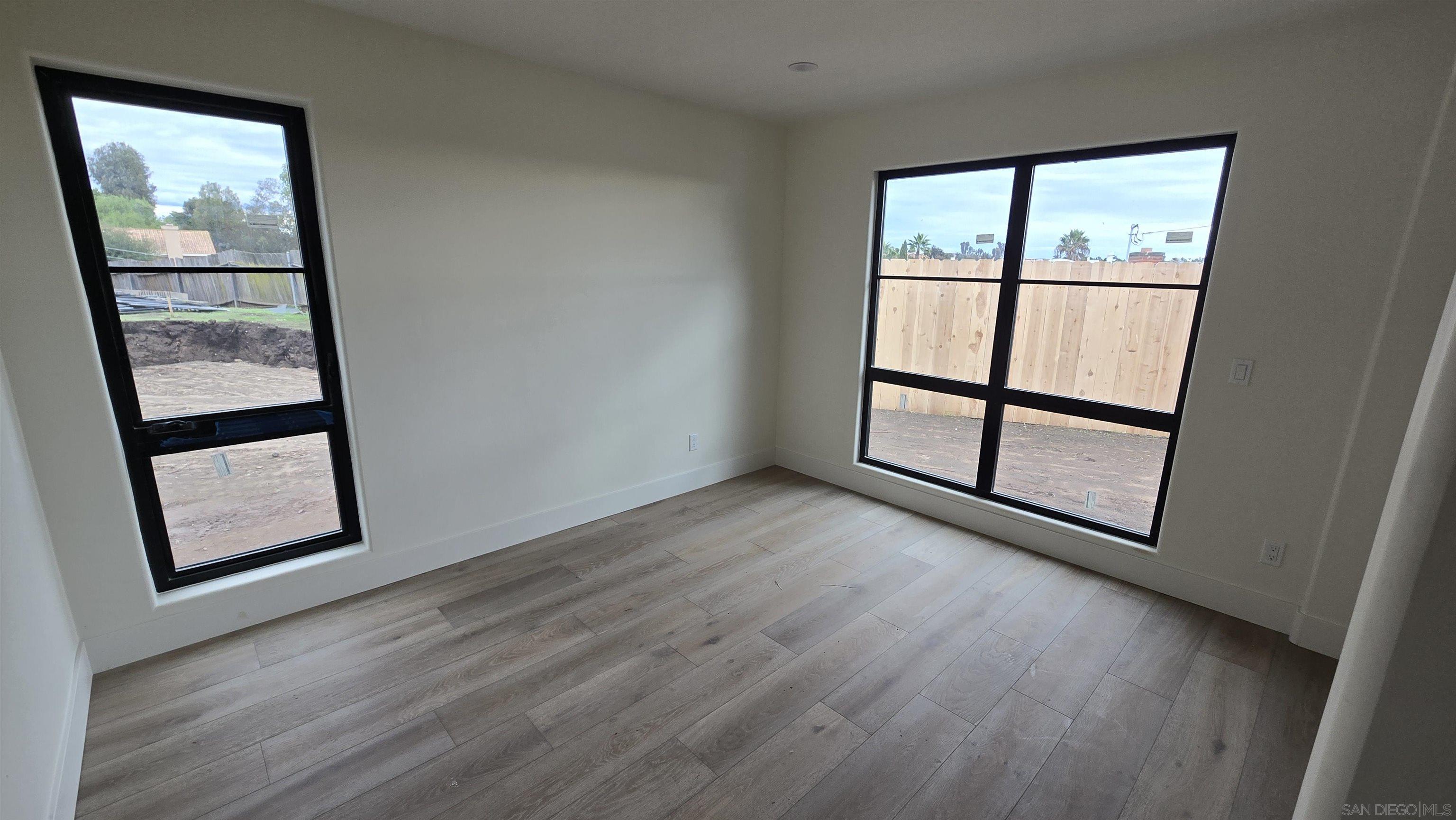 Detail Gallery Image 13 of 25 For 227  Hill Dr, Vista,  CA 92083 - 4 Beds | 3/1 Baths