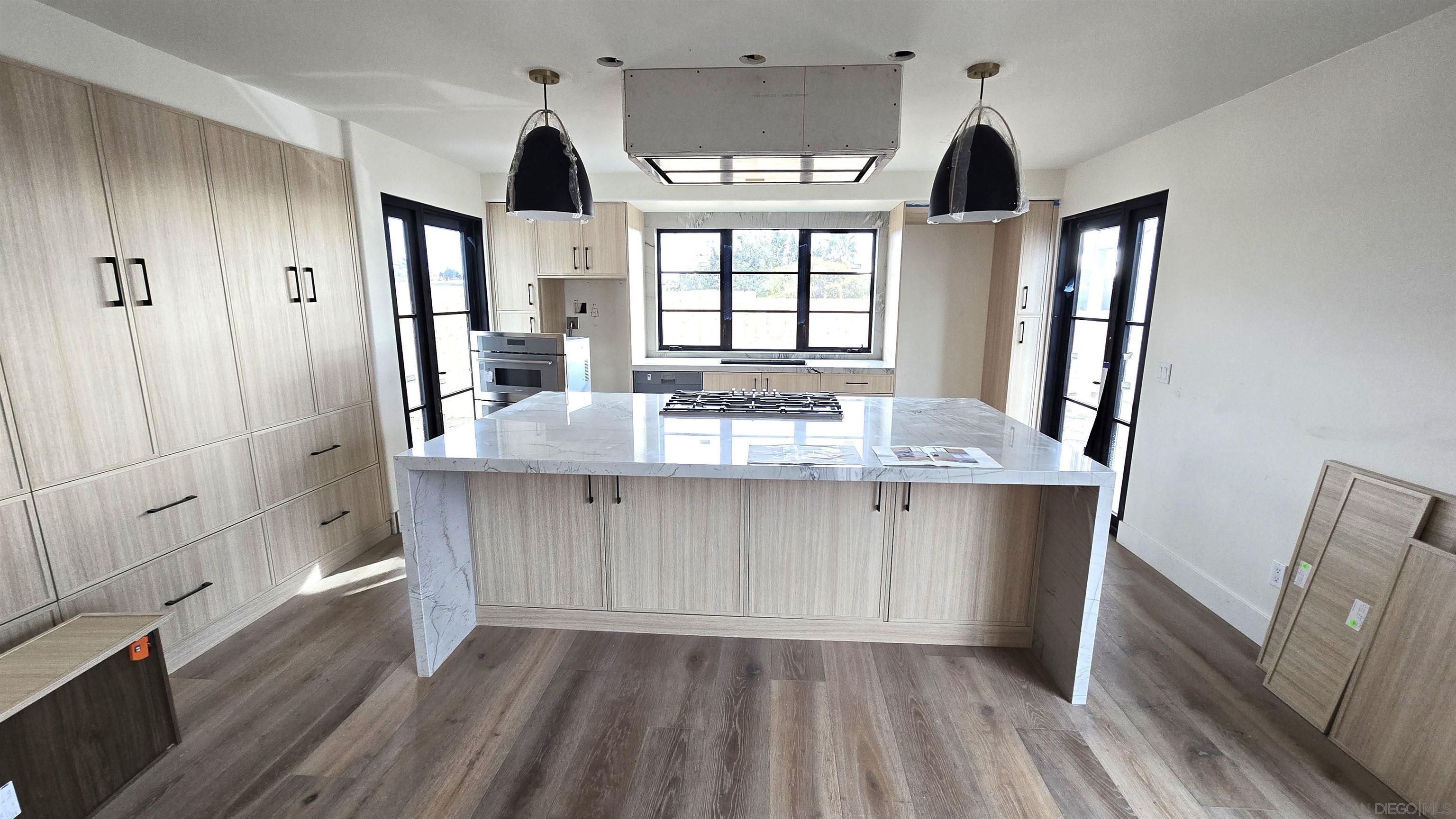 Detail Gallery Image 6 of 25 For 227  Hill Dr, Vista,  CA 92083 - 4 Beds | 3/1 Baths