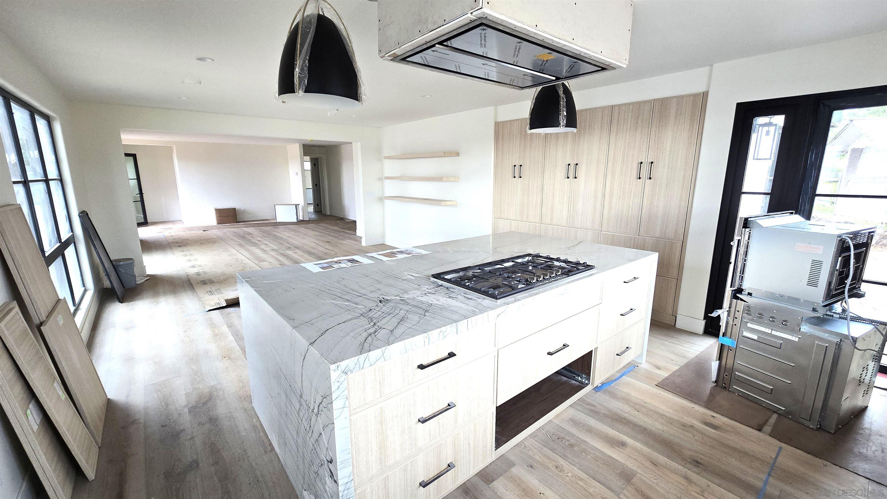 Detail Gallery Image 8 of 25 For 227  Hill Dr, Vista,  CA 92083 - 4 Beds | 3/1 Baths