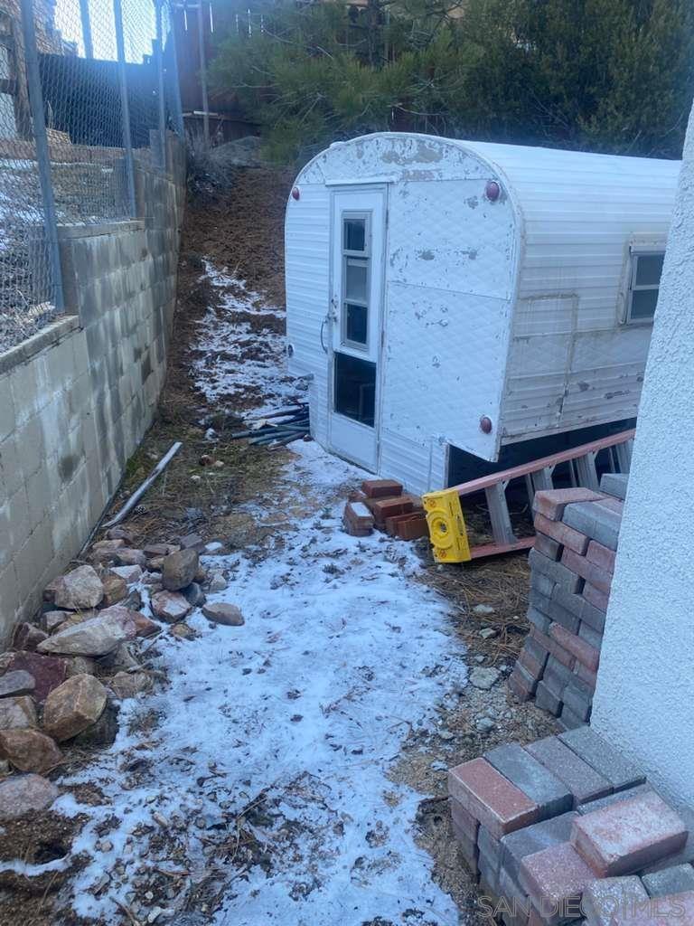 Detail Gallery Image 2 of 29 For 731  Cameron Dr, Big Bear Lake,  CA 92315 - 2 Beds | 1 Baths