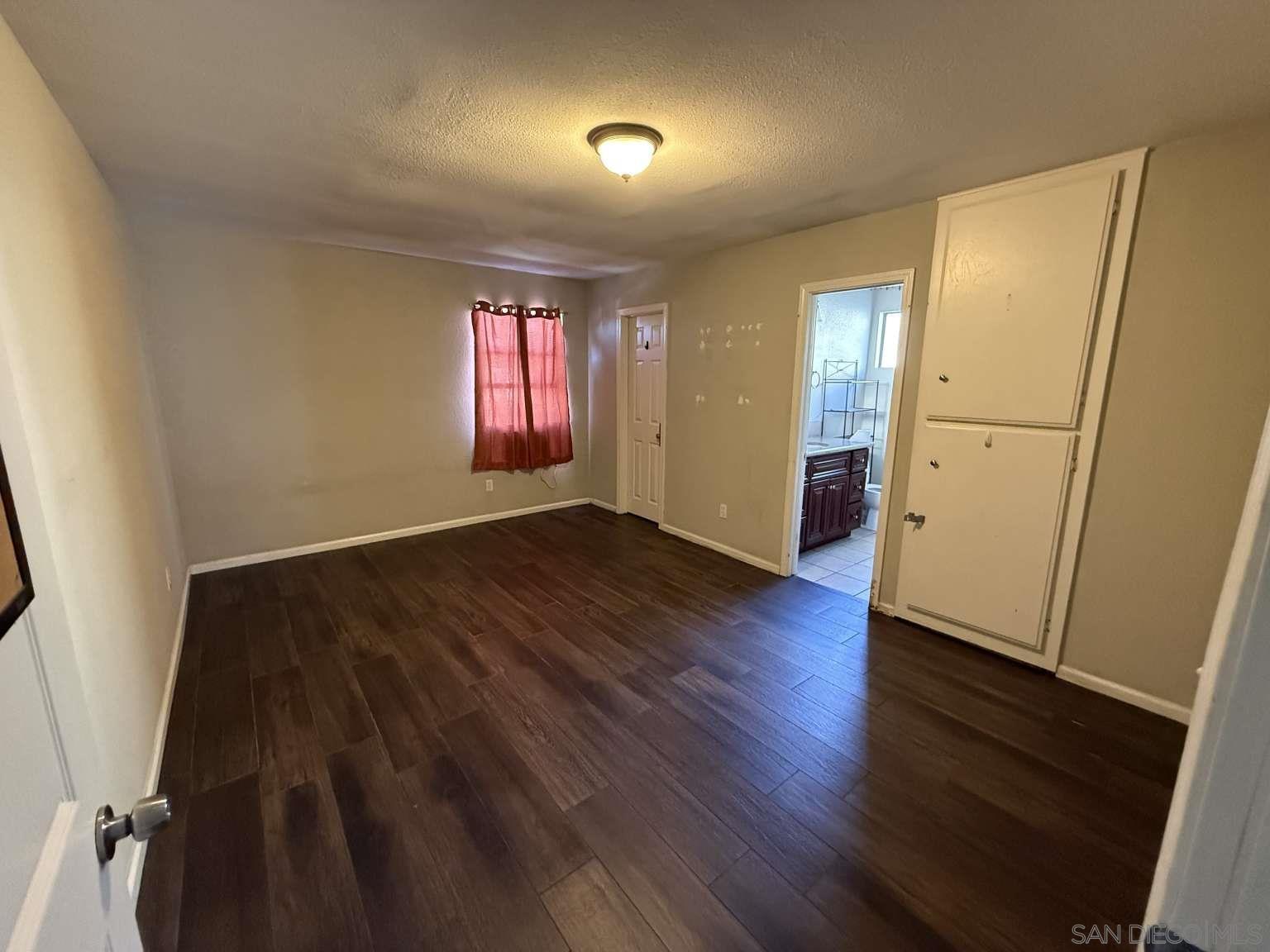 Detail Gallery Image 5 of 14 For 5130  Roswell St, San Diego,  CA 92114 - 3 Beds | 2 Baths