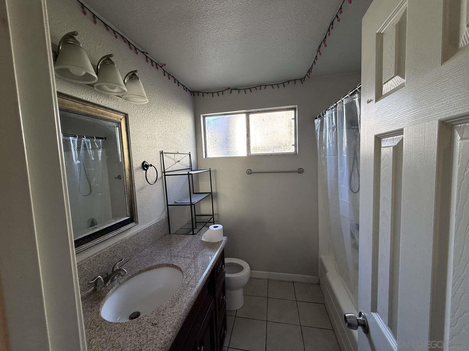 Detail Gallery Image 8 of 14 For 5130  Roswell St, San Diego,  CA 92114 - 3 Beds | 2 Baths