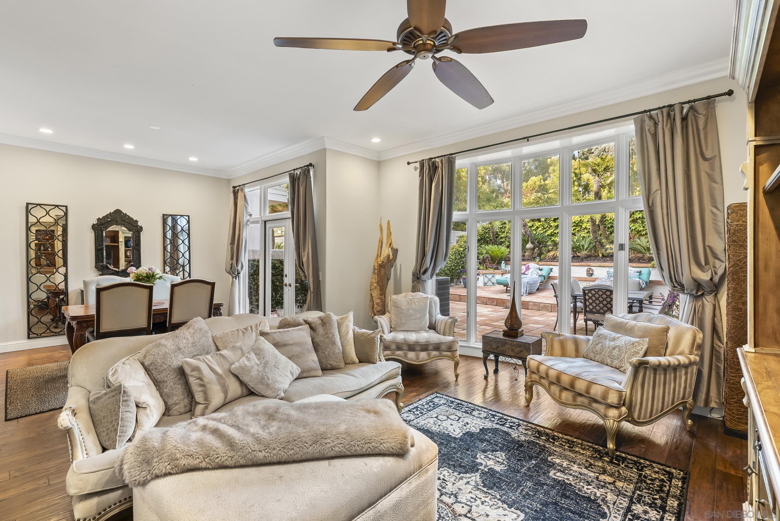 Detail Gallery Image 9 of 41 For 9757  Keeneland Row, La Jolla,  CA 92037 - 2 Beds | 2/1 Baths