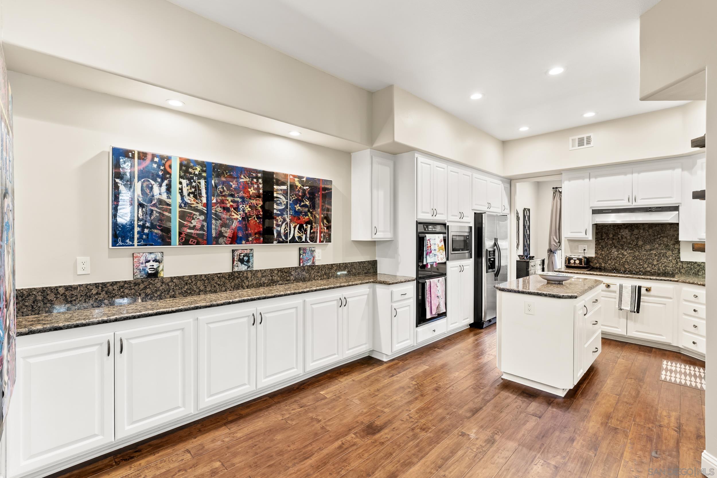 Detail Gallery Image 18 of 41 For 9757  Keeneland Row, La Jolla,  CA 92037 - 2 Beds | 2/1 Baths