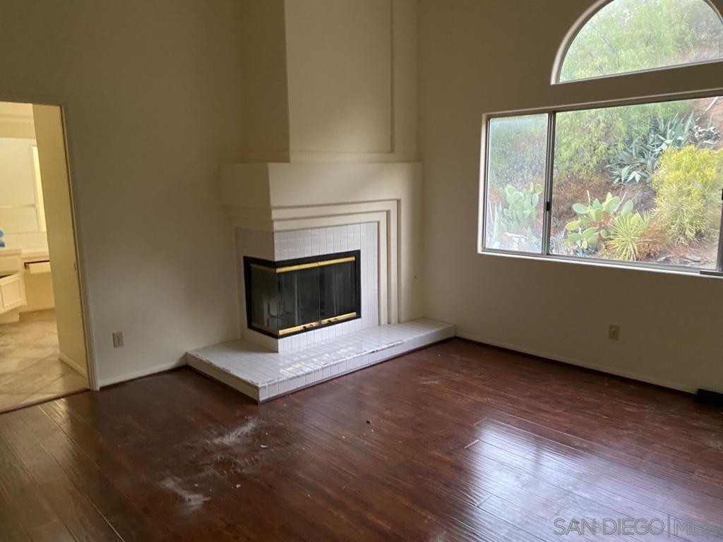 Detail Gallery Image 3 of 9 For 15710  Hidden Valley Dr, Poway,  CA 92064 - 4 Beds | 3 Baths