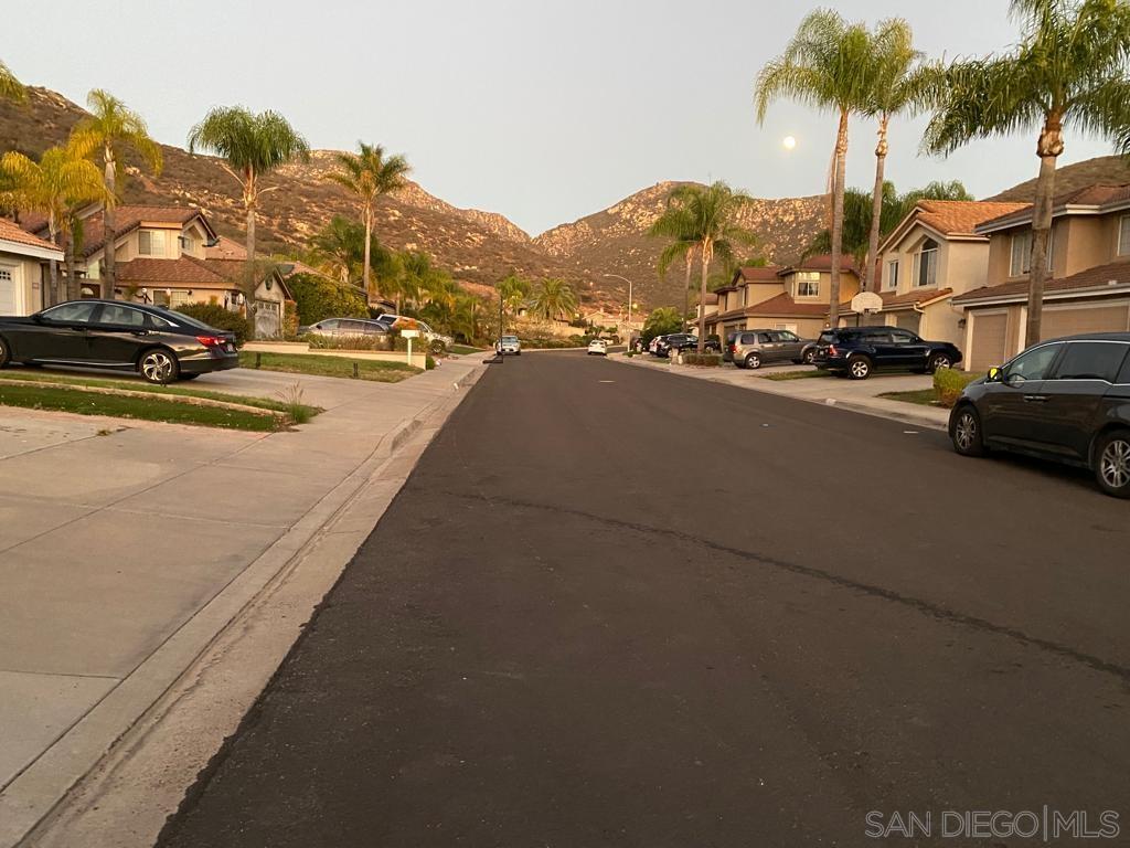 Detail Gallery Image 9 of 9 For 15710  Hidden Valley Dr, Poway,  CA 92064 - 4 Beds | 3 Baths
