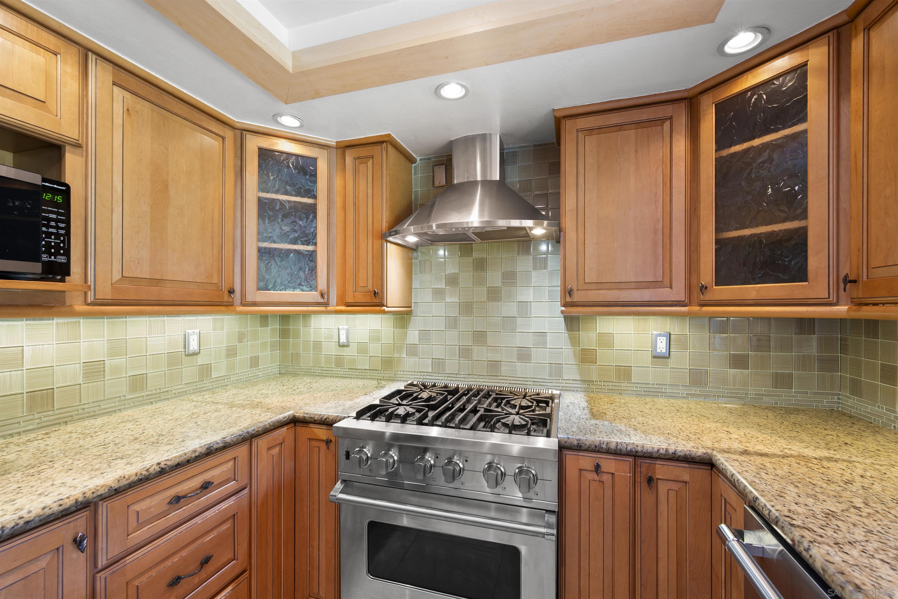 Detail Gallery Image 15 of 46 For 6690  Gullstrand St, San Diego,  CA 92122 - 4 Beds | 2 Baths