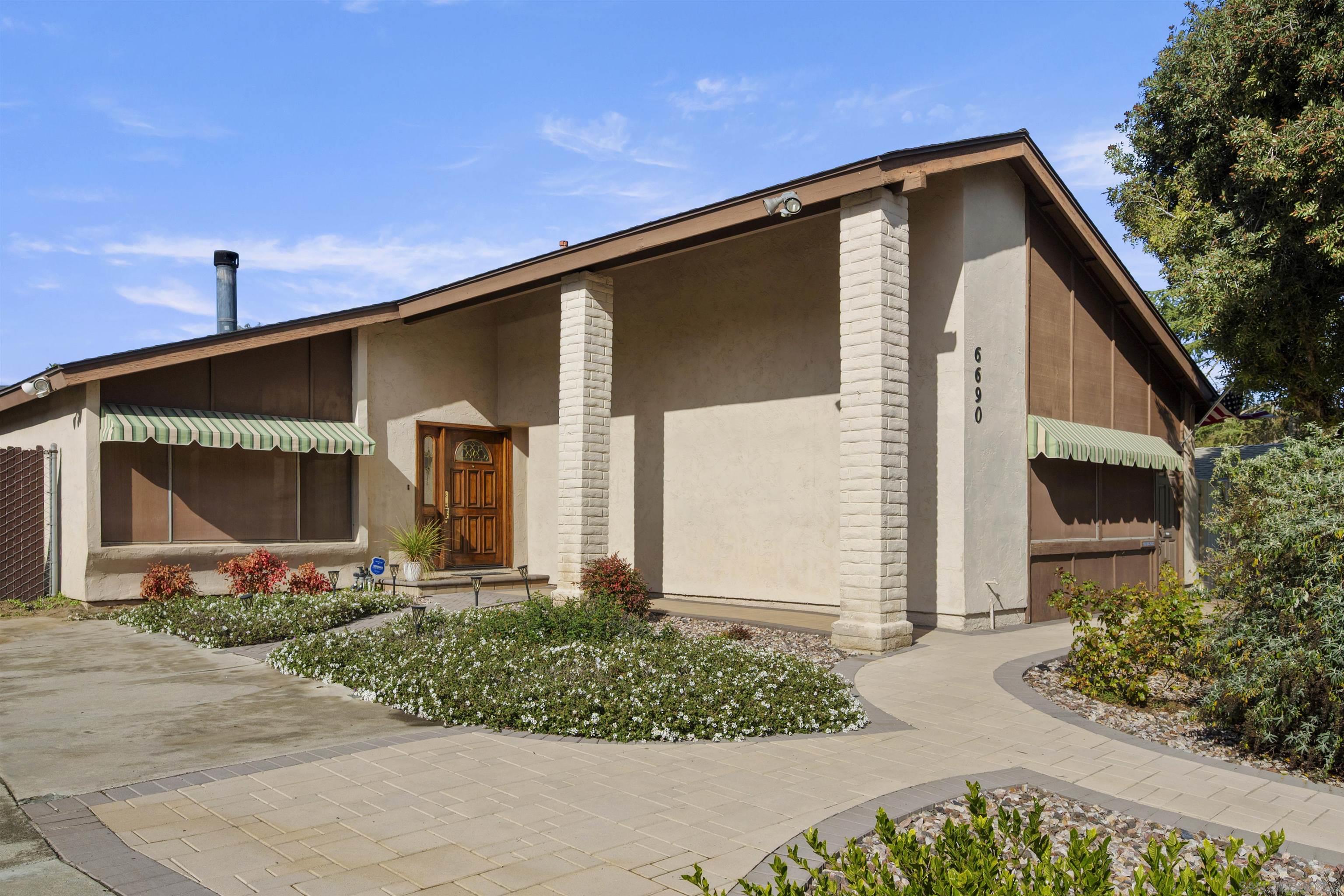 Detail Gallery Image 3 of 46 For 6690  Gullstrand St, San Diego,  CA 92122 - 4 Beds | 2 Baths