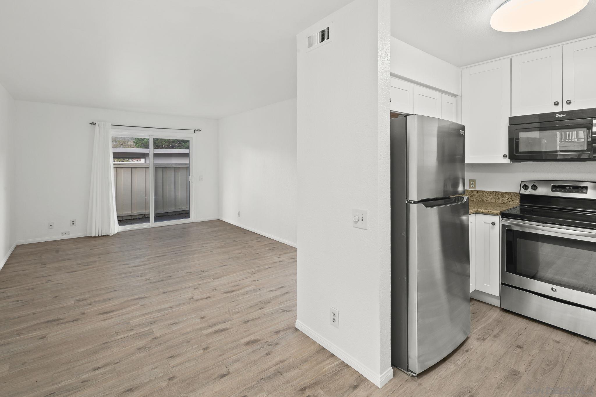 Detail Gallery Image 21 of 24 For 4070  Porte La Paz  #16,  San Diego,  CA 92122 - 2 Beds | 1/1 Baths