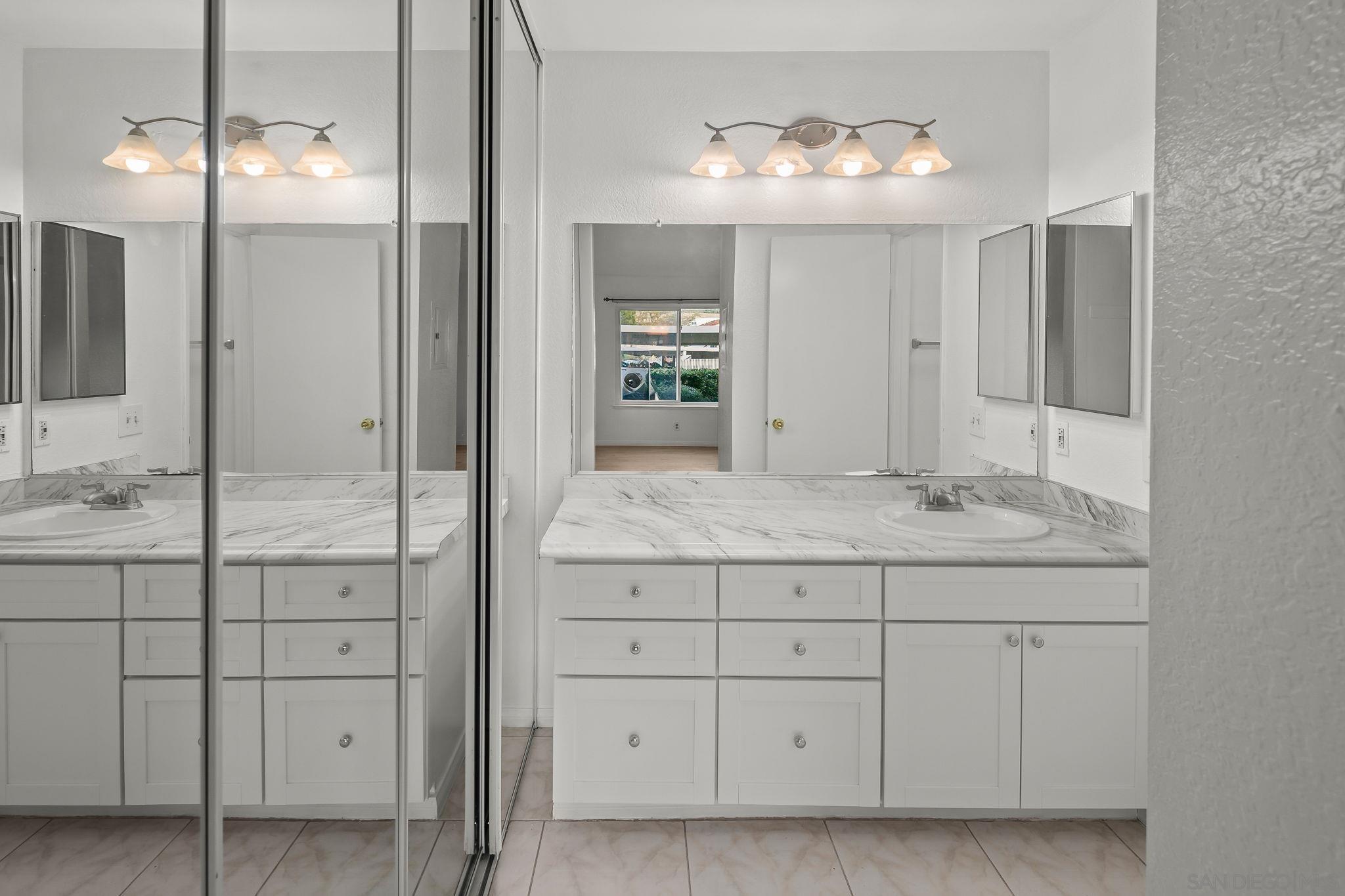 Detail Gallery Image 5 of 24 For 4070  Porte La Paz  #16,  San Diego,  CA 92122 - 2 Beds | 1/1 Baths