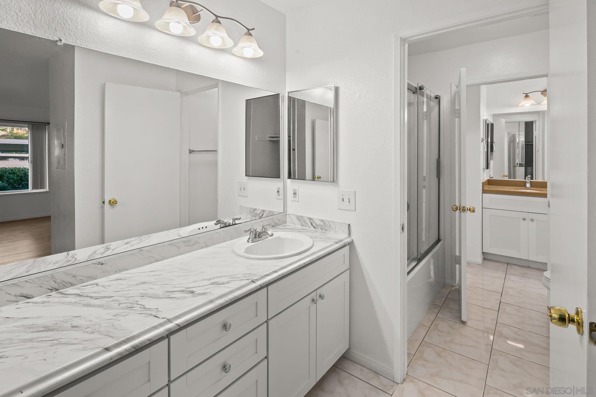 Detail Gallery Image 6 of 24 For 4070  Porte La Paz  #16,  San Diego,  CA 92122 - 2 Beds | 1/1 Baths