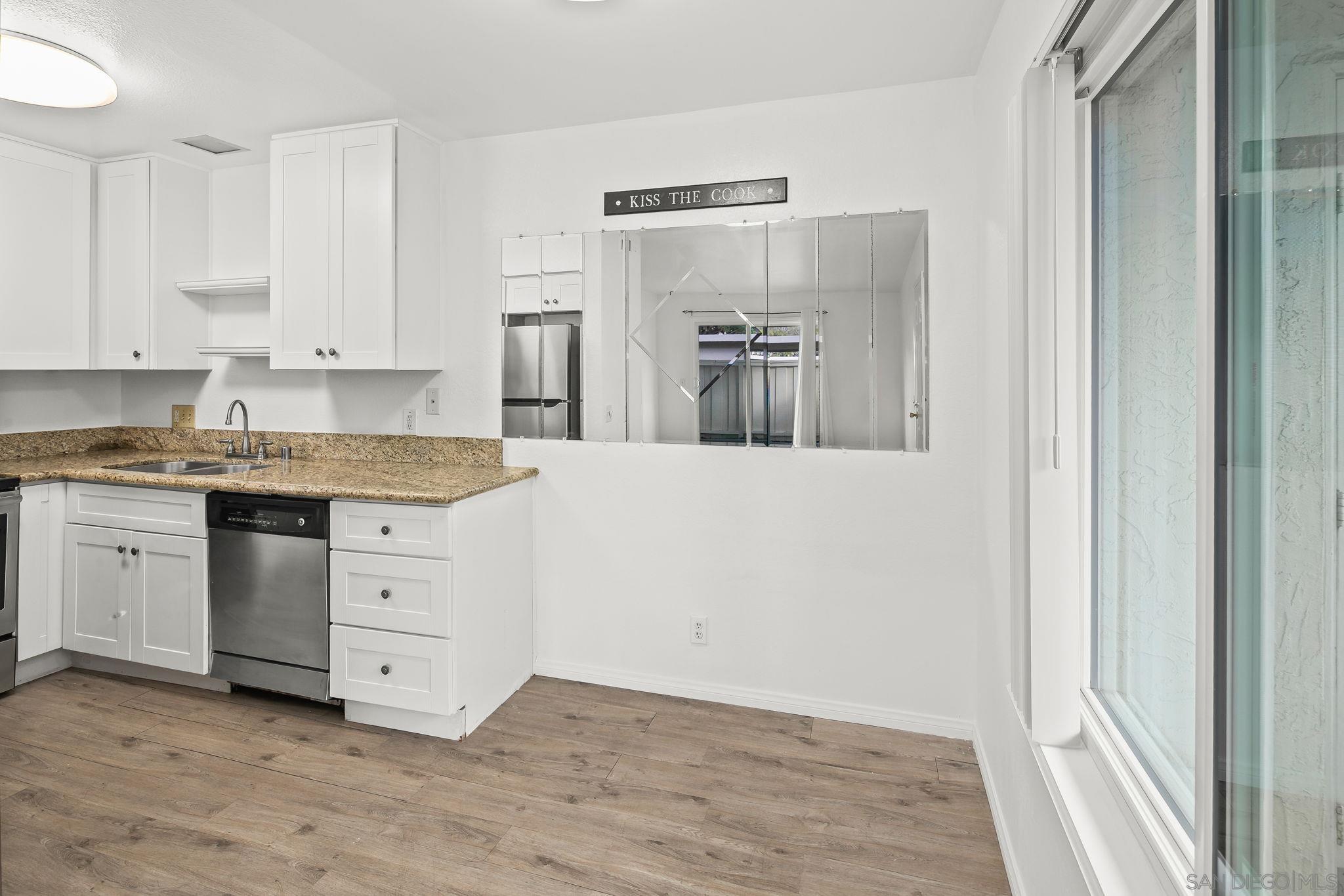 Detail Gallery Image 10 of 24 For 4070  Porte La Paz  #16,  San Diego,  CA 92122 - 2 Beds | 1/1 Baths