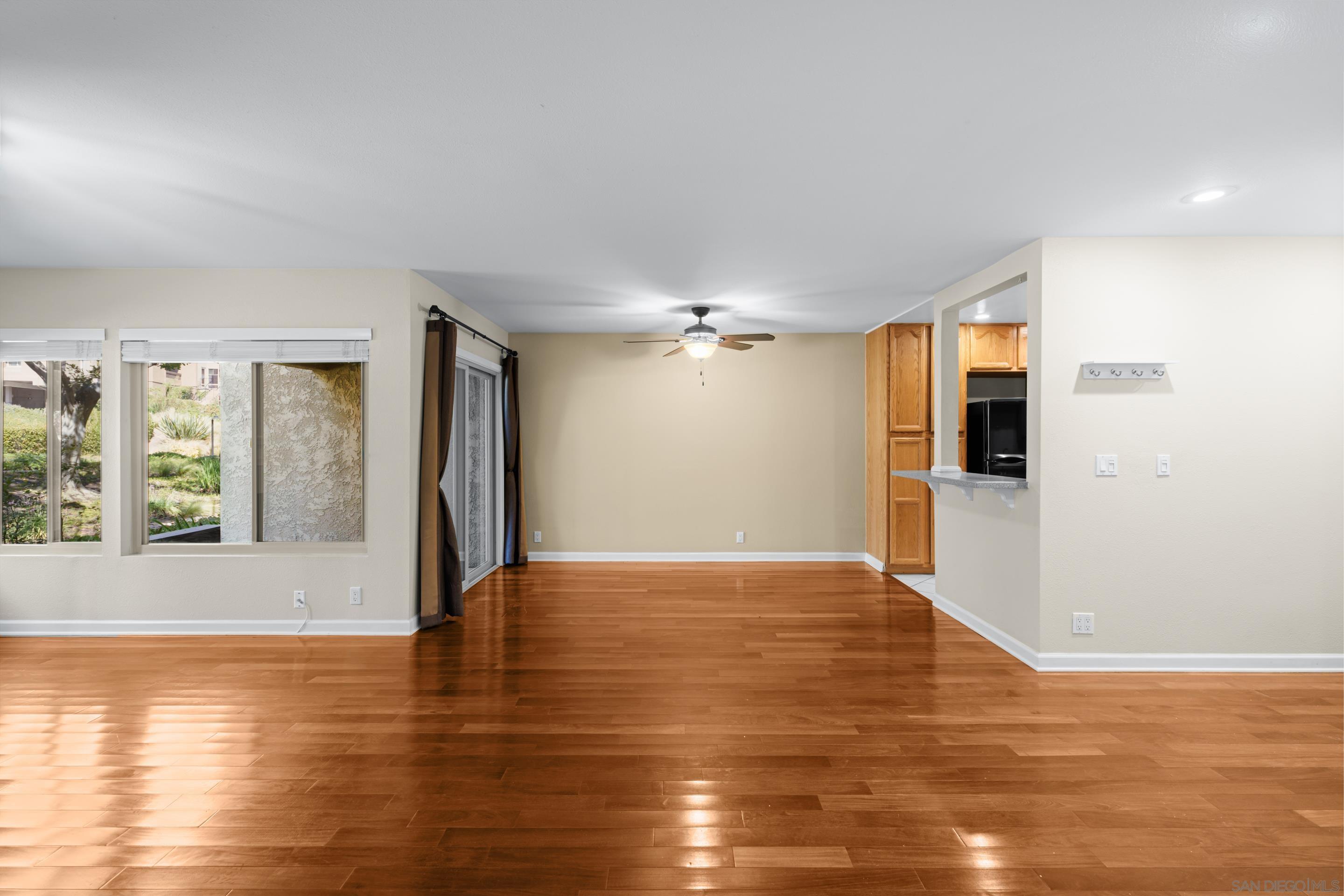 Detail Gallery Image 13 of 37 For 10425  Caminito Cuervo  #216,  San Diego,  CA 92108 - 3 Beds | 2 Baths