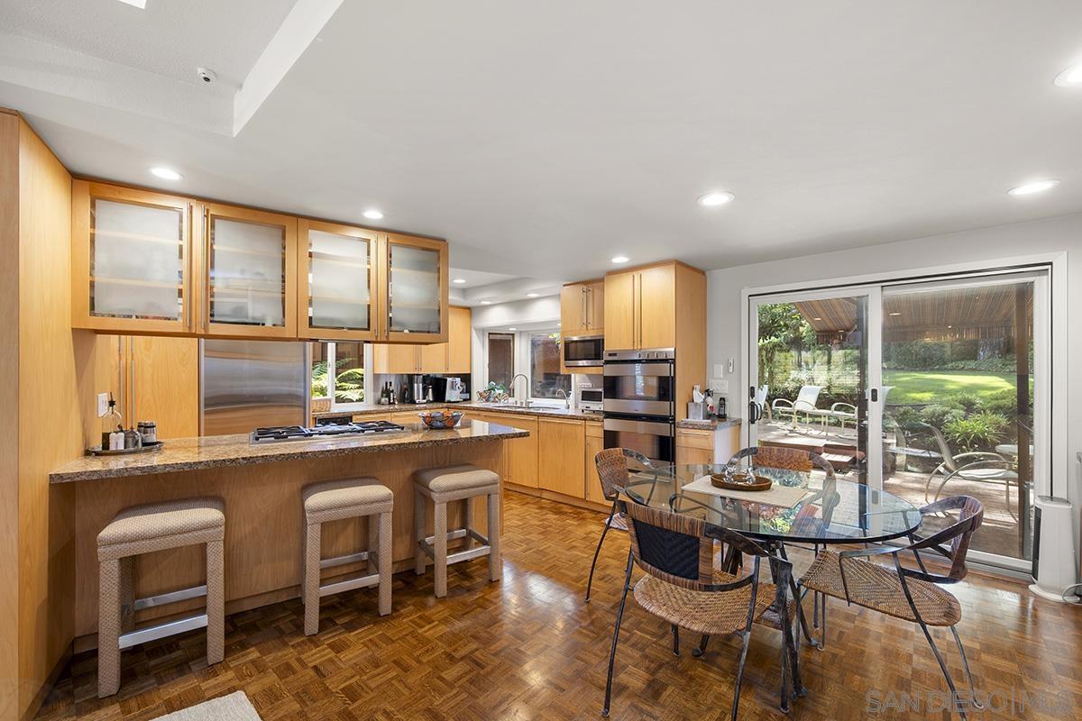 Detail Gallery Image 13 of 73 For 6346  Ridge Manor Avenue, San Diego,  CA 92120 - 5 Beds | 3/1 Baths