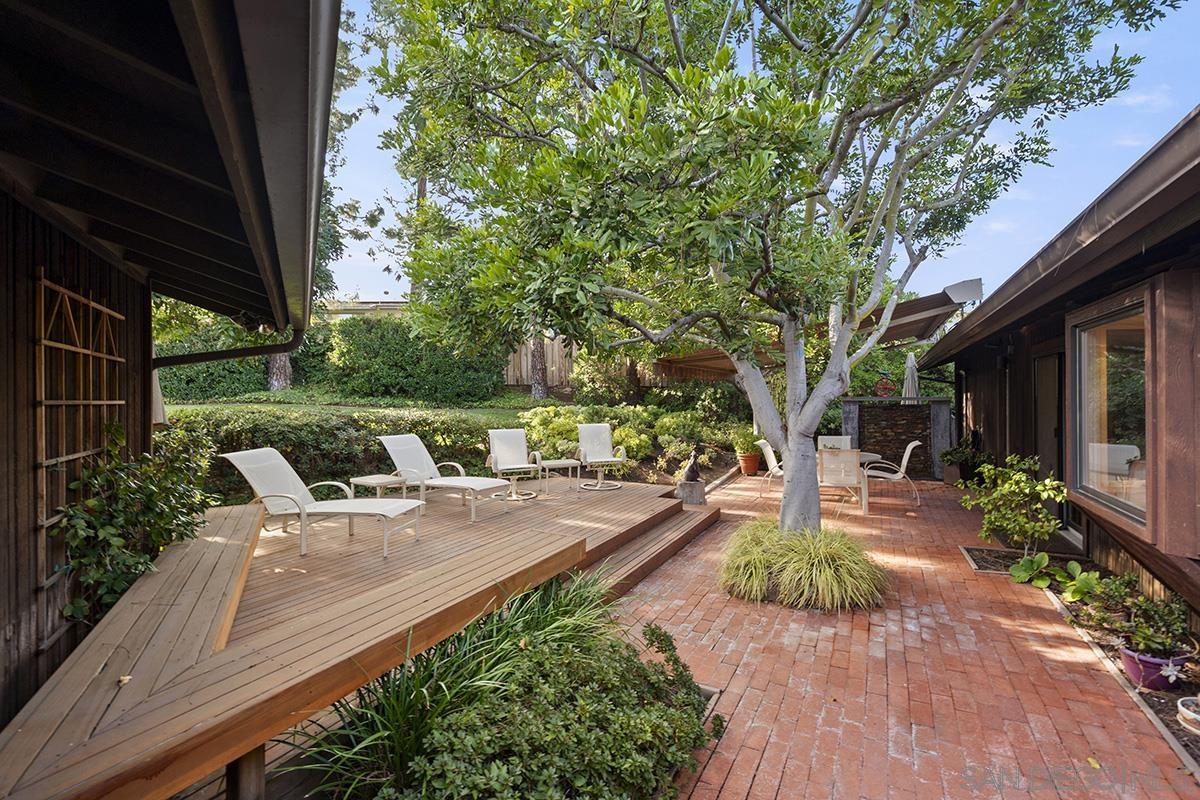 Detail Gallery Image 16 of 73 For 6346  Ridge Manor Avenue, San Diego,  CA 92120 - 5 Beds | 3/1 Baths