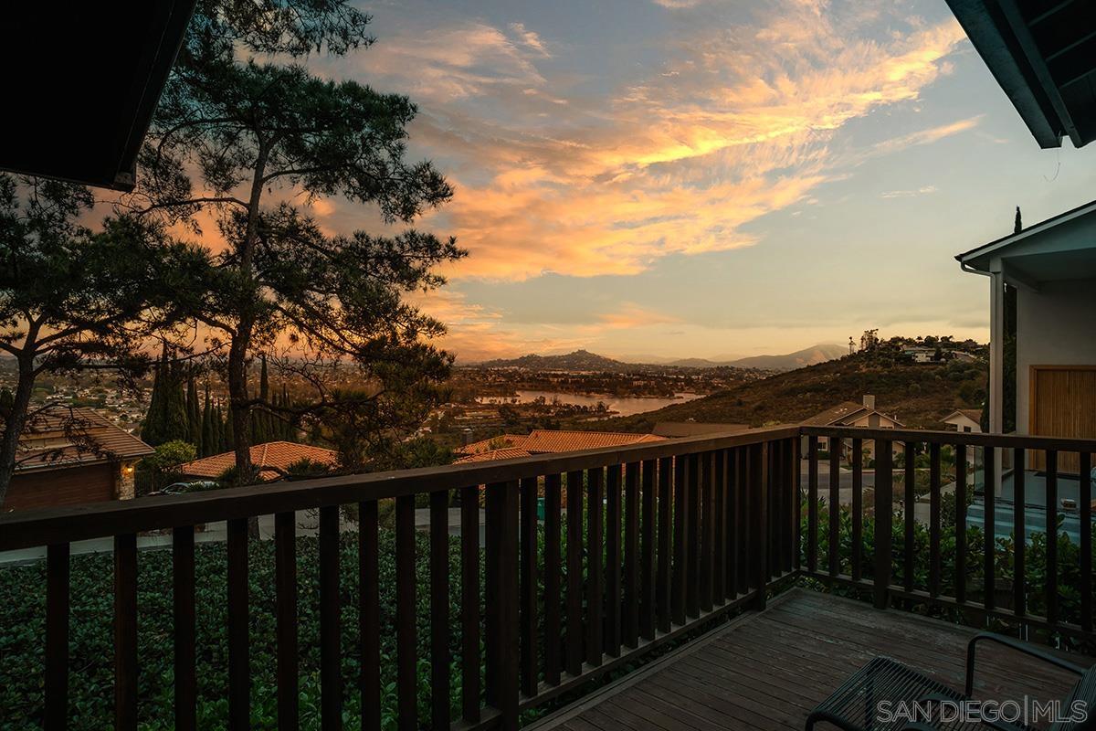 Detail Gallery Image 3 of 73 For 6346  Ridge Manor Avenue, San Diego,  CA 92120 - 5 Beds | 3/1 Baths