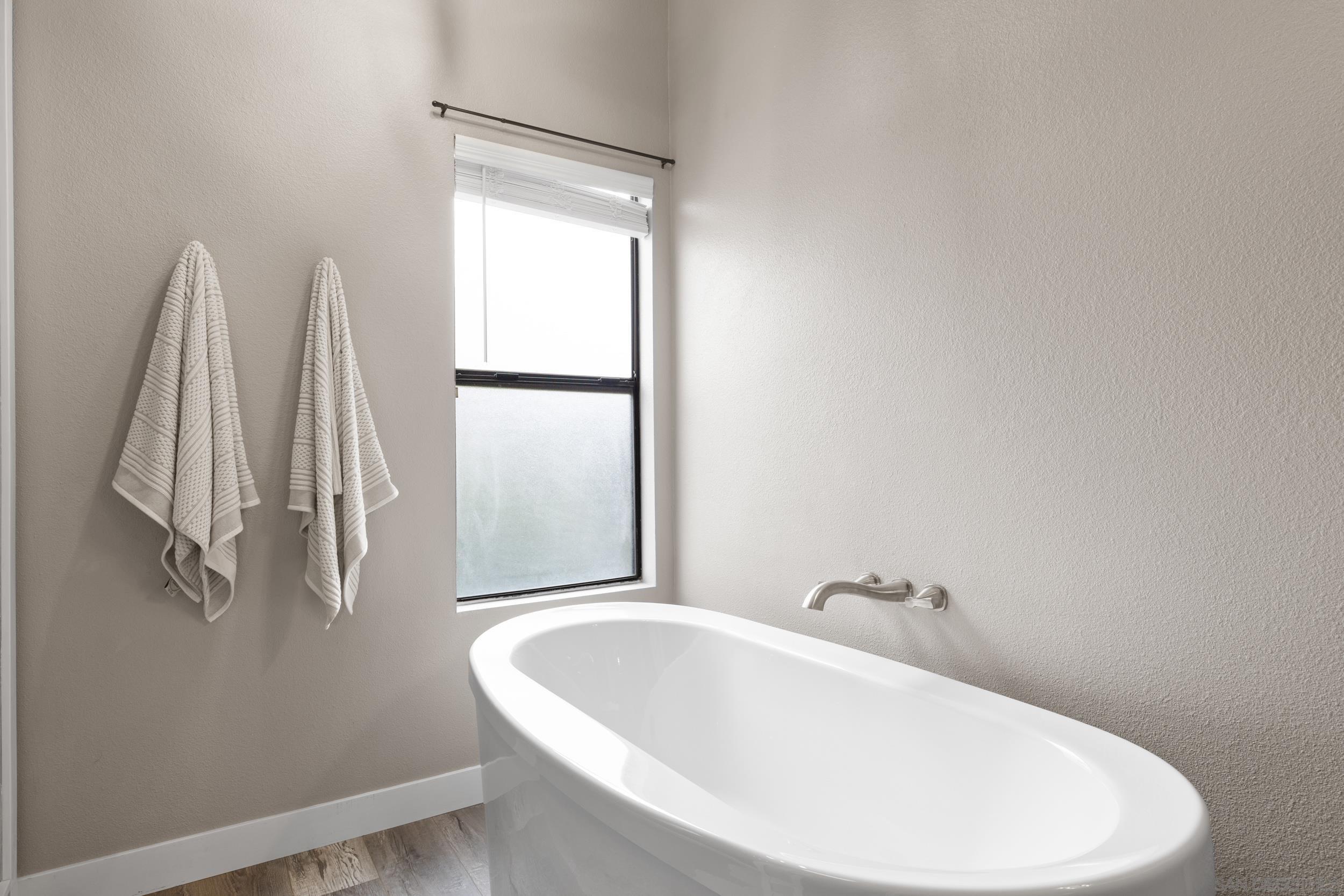 Detail Gallery Image 18 of 43 For 12520  Chetenham Ln, San Diego,  CA 92128 - 5 Beds | 3 Baths