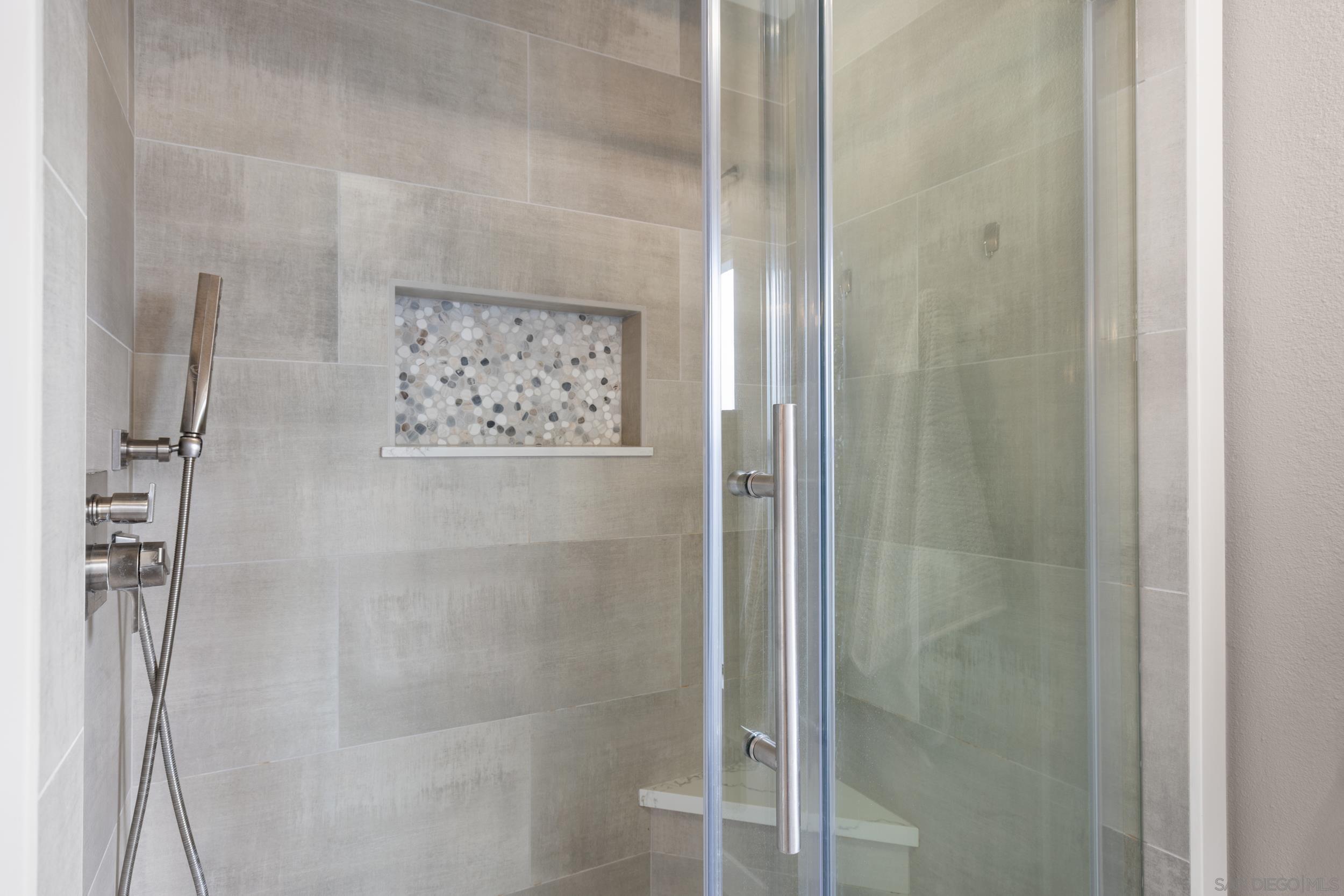 Detail Gallery Image 19 of 43 For 12520  Chetenham Ln, San Diego,  CA 92128 - 5 Beds | 3 Baths