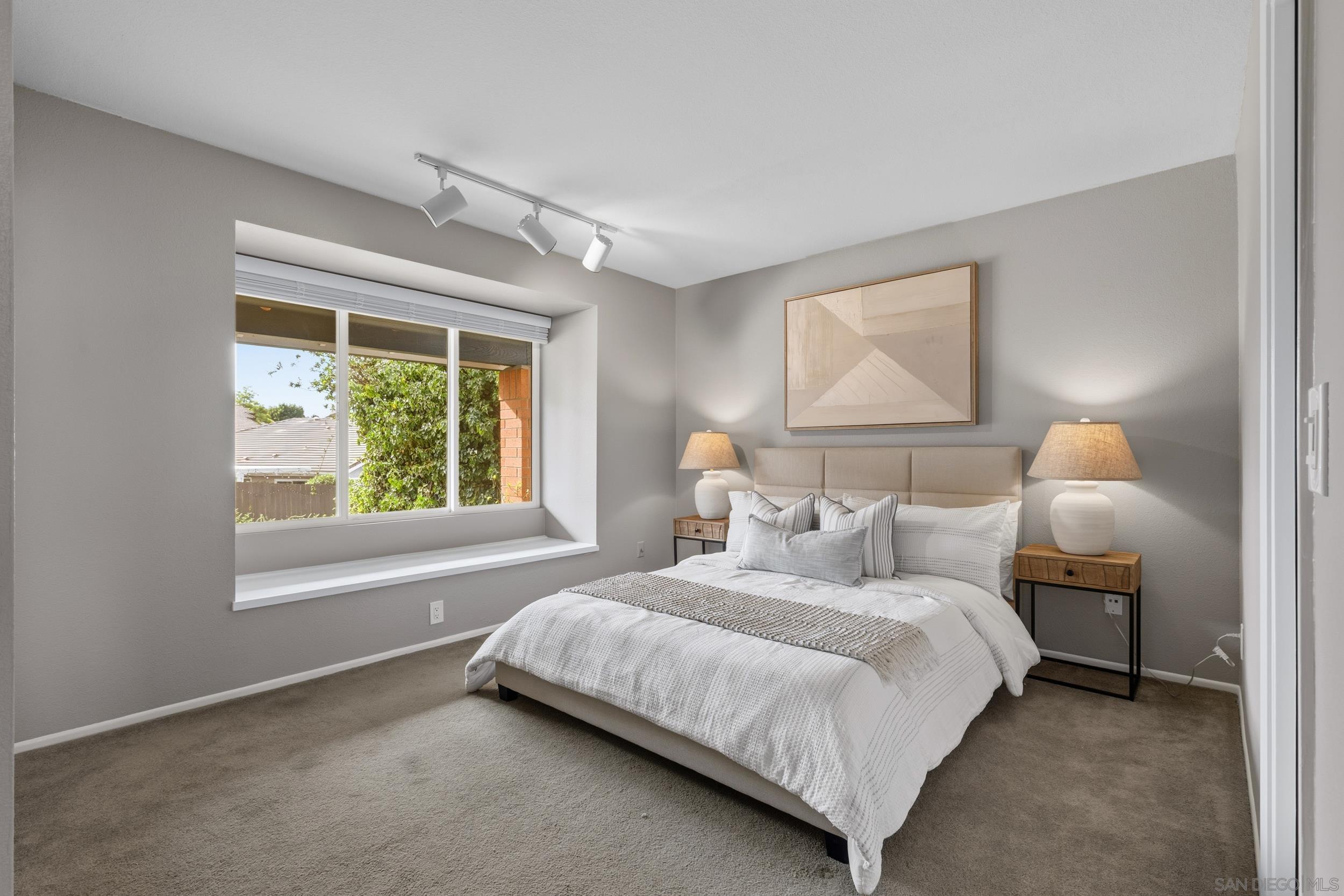 Detail Gallery Image 21 of 43 For 12520  Chetenham Ln, San Diego,  CA 92128 - 5 Beds | 3 Baths