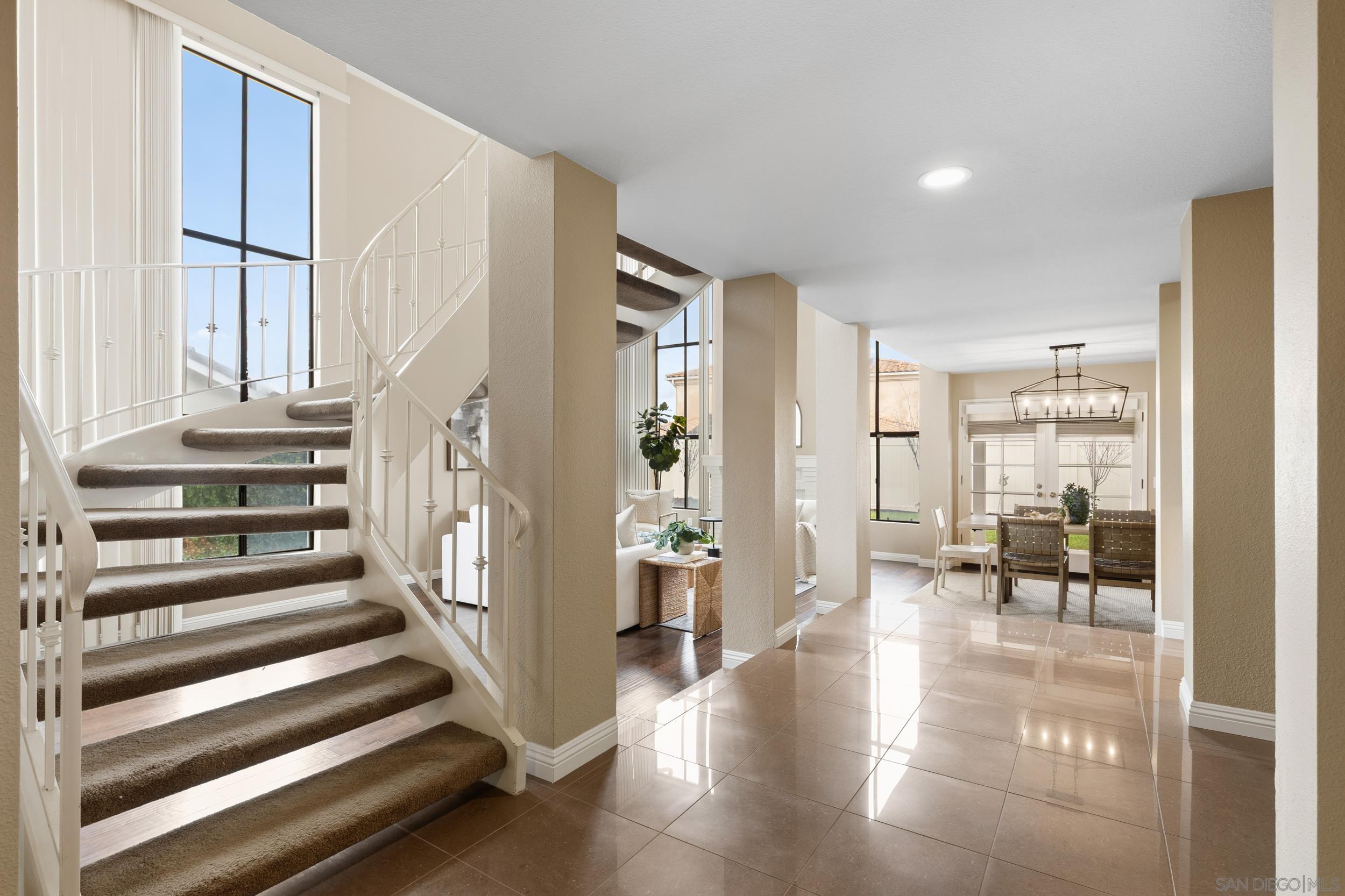 Detail Gallery Image 4 of 43 For 12520  Chetenham Ln, San Diego,  CA 92128 - 5 Beds | 3 Baths