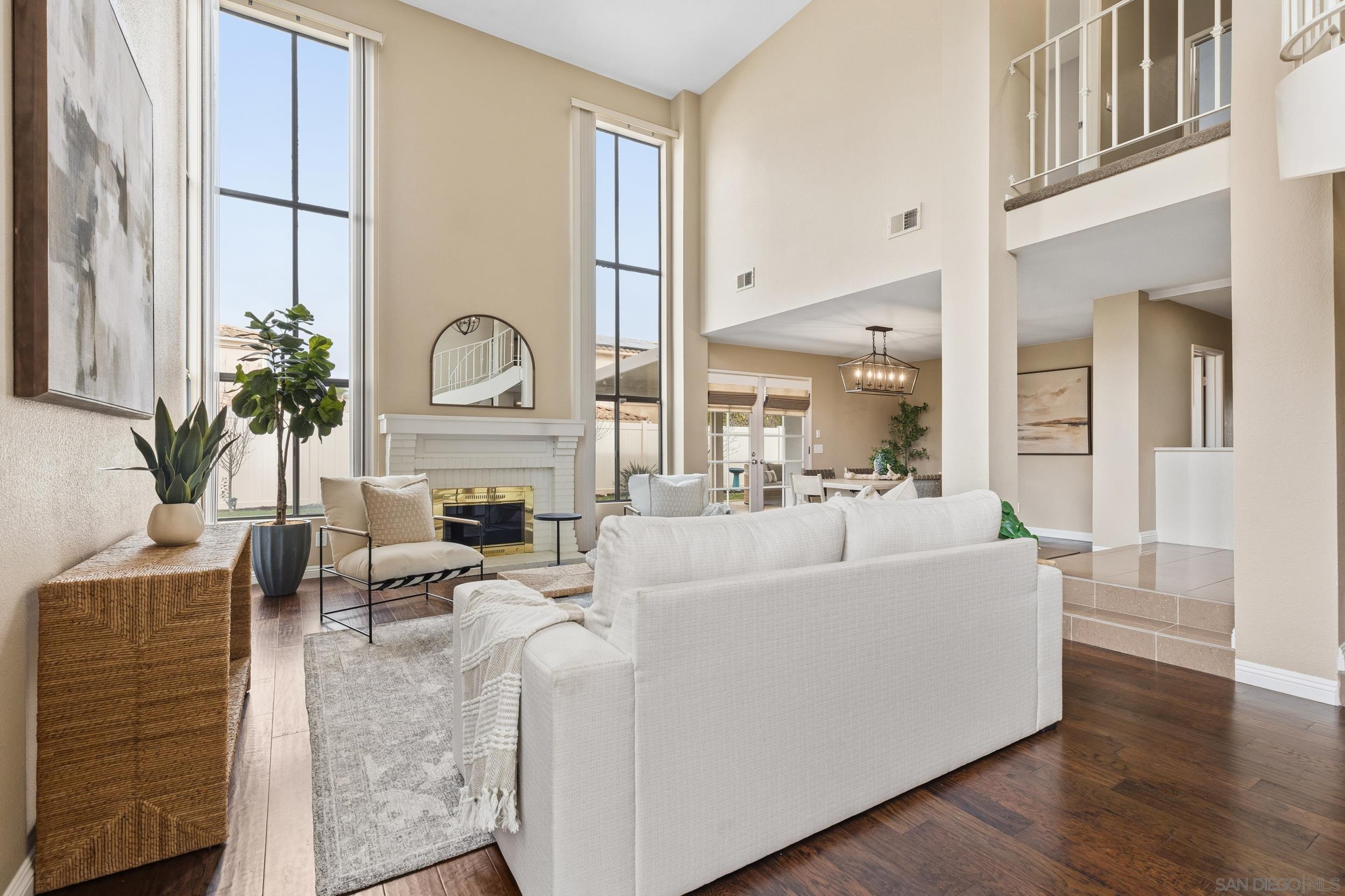 Detail Gallery Image 5 of 43 For 12520  Chetenham Ln, San Diego,  CA 92128 - 5 Beds | 3 Baths