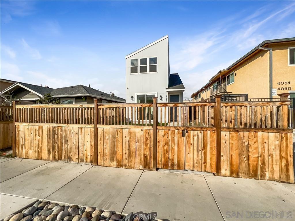 Detail Gallery Image 2 of 17 For 4048  Cherokee, San Diego,  CA 92104 - 3 Beds | 2 Baths